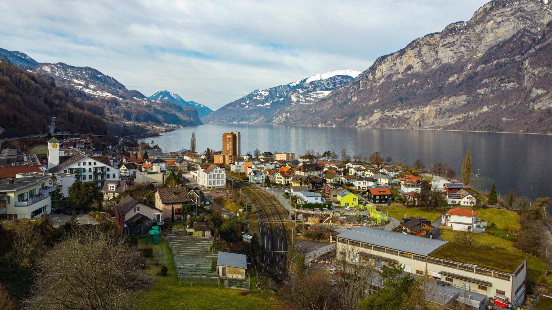 स्विस आल्प्स की यात्रा पर इन 5 जगहों पर जरूर जाएं, हाइकिंग ट्रेल्स का लें आनंद