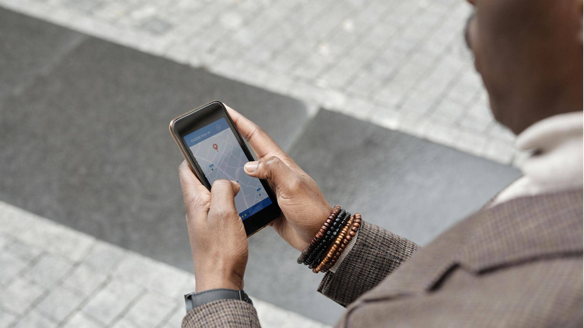 आपकी यात्रा को आरामदायक बना देंगे स्मार्टफोन से जुड़े ये तरीके, जरूर करें इस्तेमाल