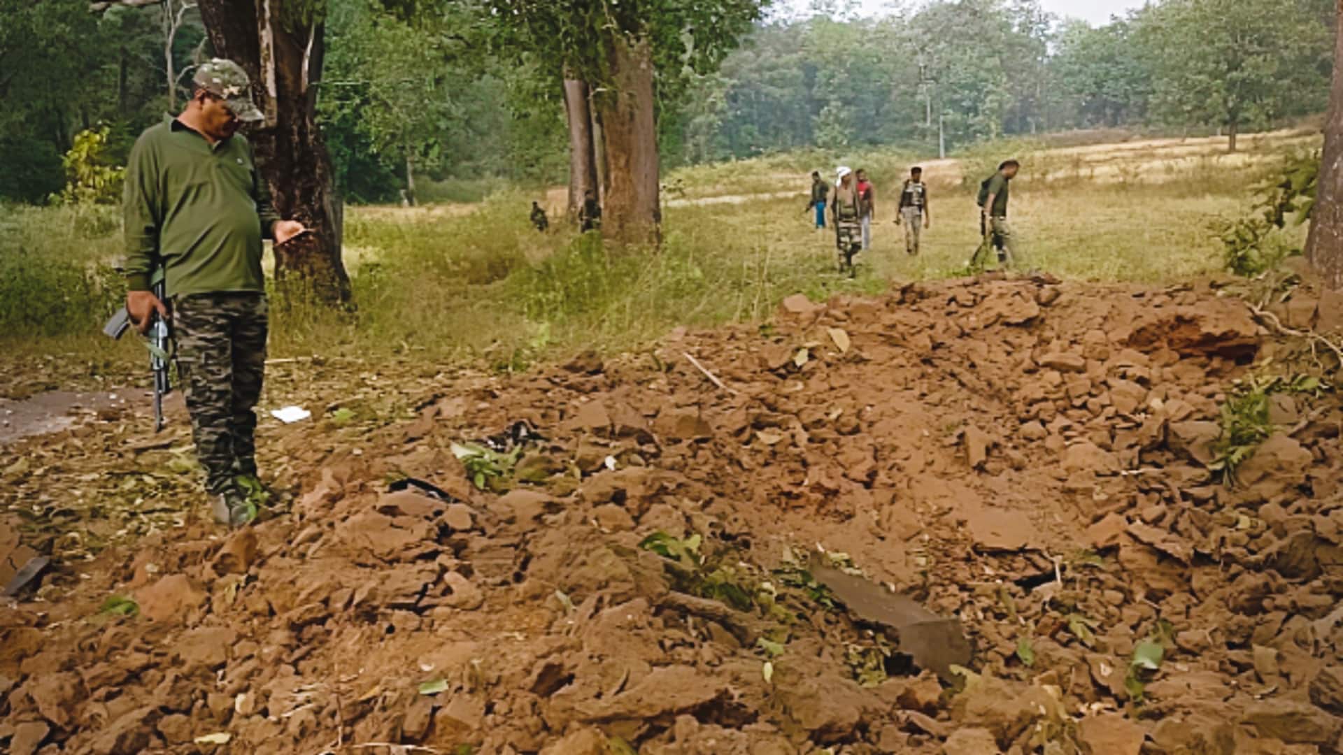 छत्तीसगढ़ के बीजापुर में माओवादियों ने लगाया IED, धमाके में 15 वर्षीय किशोर घायल