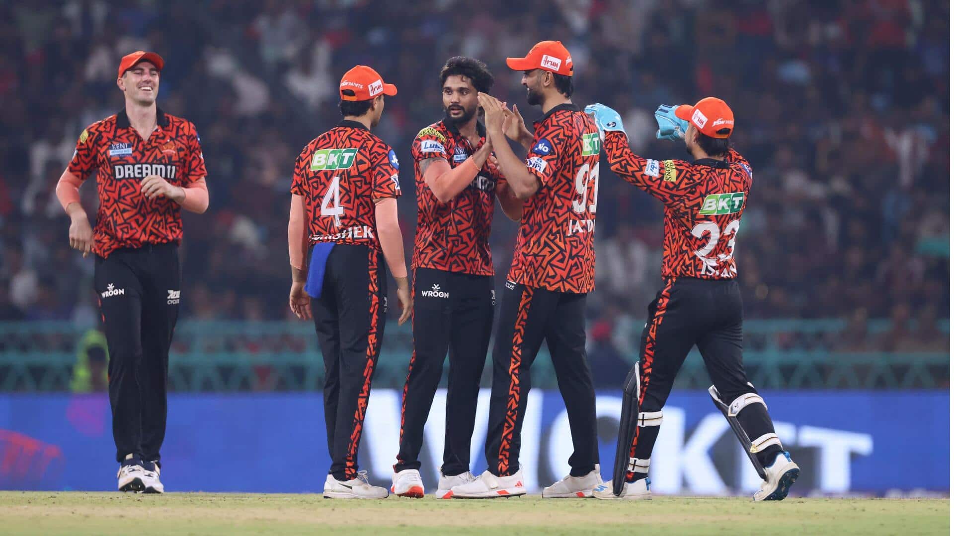 IPL 2025: SRH ने RCB को 42 रन से हराया, मैच में बने ये रिकॉर्ड्स IPL 2025: SRH ने RCB को 42 रन से हराया, मैच में बने ये रिकॉर्ड्स