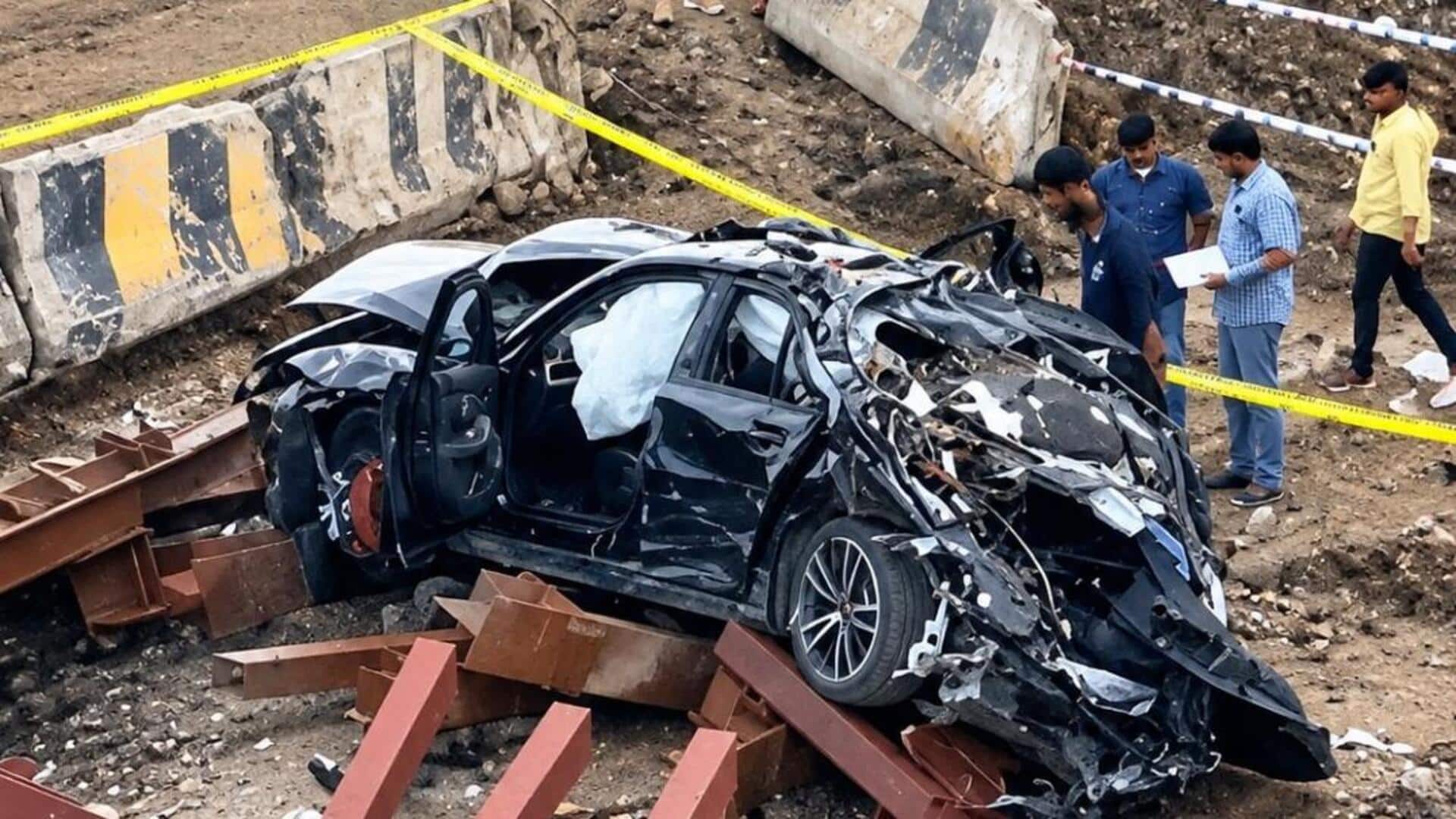 मुंबई के कोस्टल रोड पर पुल से गिरी तेज रफ्तार BMW कार, 3 दोस्तों की मौत