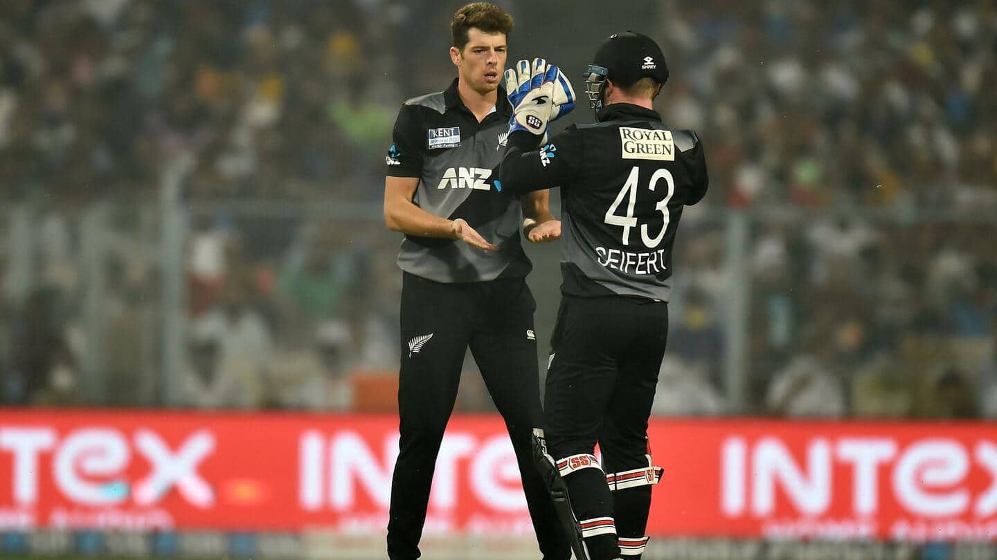 भारत बनाम न्यूजीलैंड: मिचेल सैंटनर का भारत के खिलाफ वनडे में कैसा रहा है प्रदर्शन?