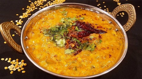 माइक्रोवेव में आसानी से बनाई जा सकती है दाल, जानिए तरीका