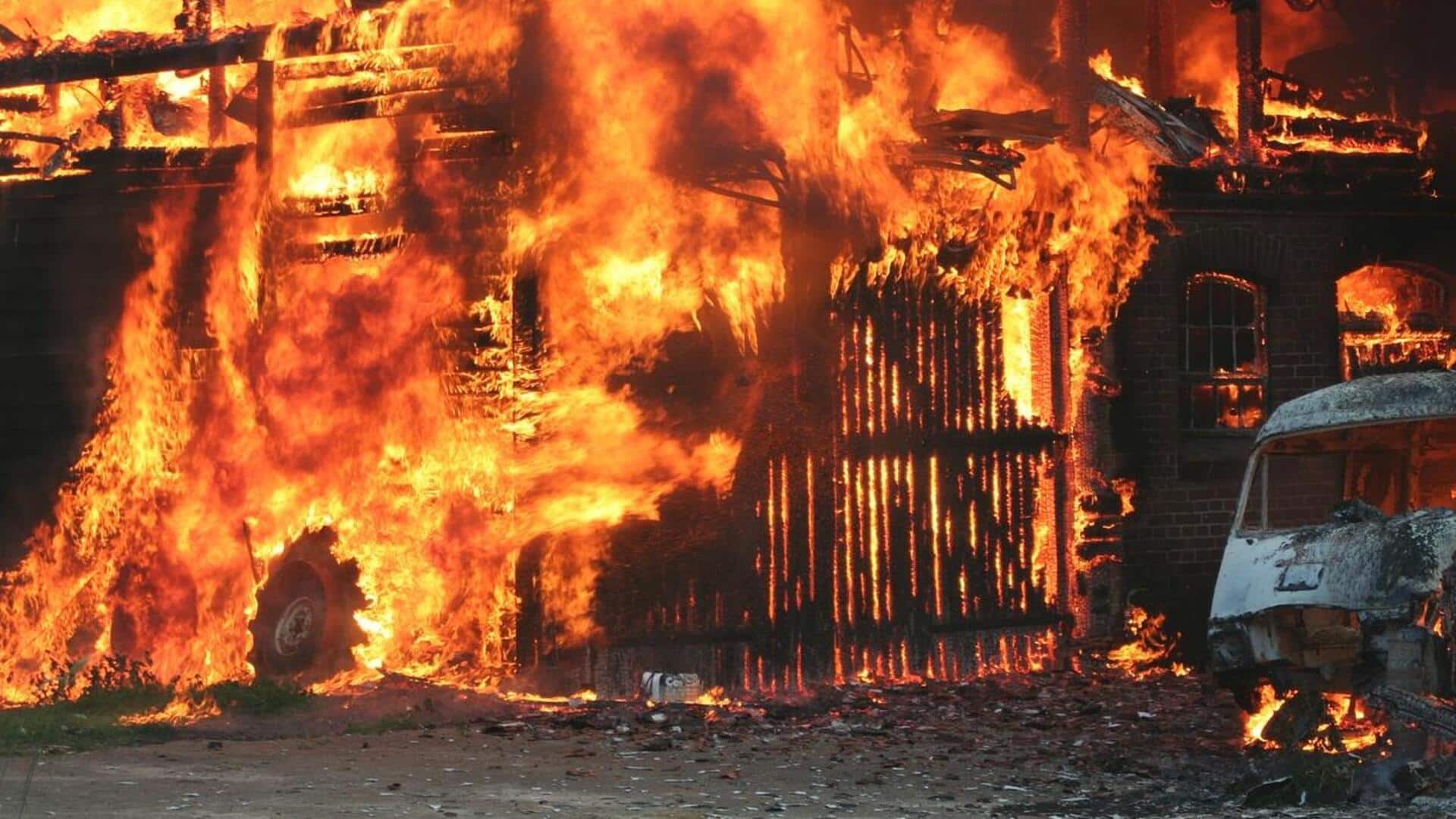 तेलंगाना: हैदराबाद के 4 मंजिला अपार्टमेंट में लगी भीषण आग, 7 की जलकर मौत