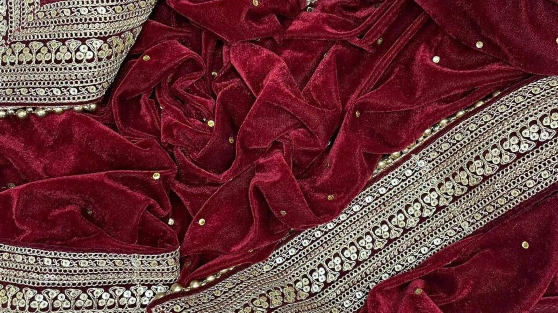 त्योहारों के दौरान अपने पारंपरिक परिधान के साथ पहनें वेलवेट दुपट्टा, लगेंगी बेहद खूबसूरत