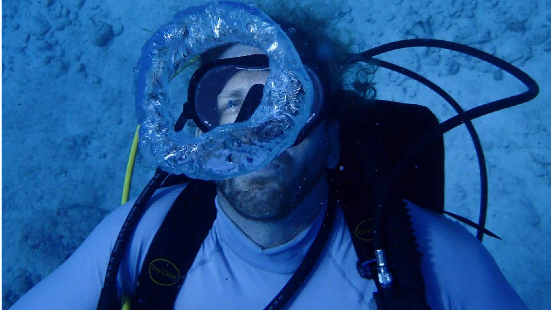 अमेरिका: 55 वर्षीय प्रोफेसर रह रहे समुद्र के अंदर, 100 दिन रहने का लक्ष्य