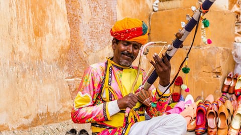 भारतीय लोकगीतों में इस्तेमाल होने वाले 5 सबसे अनोखे वाद्य यंत्र, जो हैं संस्कृति का प्रतीक