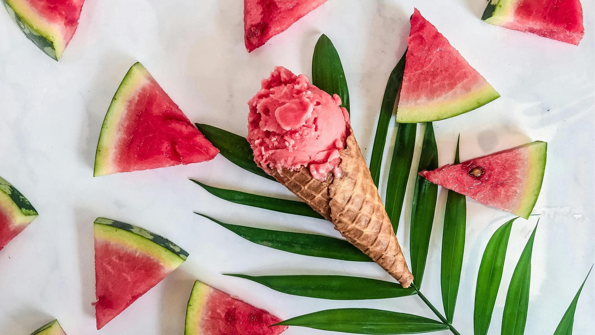 बिना पकाए तरबूज से बनाकर खाएं ये 5 व्यंजन, गर्मी में प्रदान करेंगे ठंडक