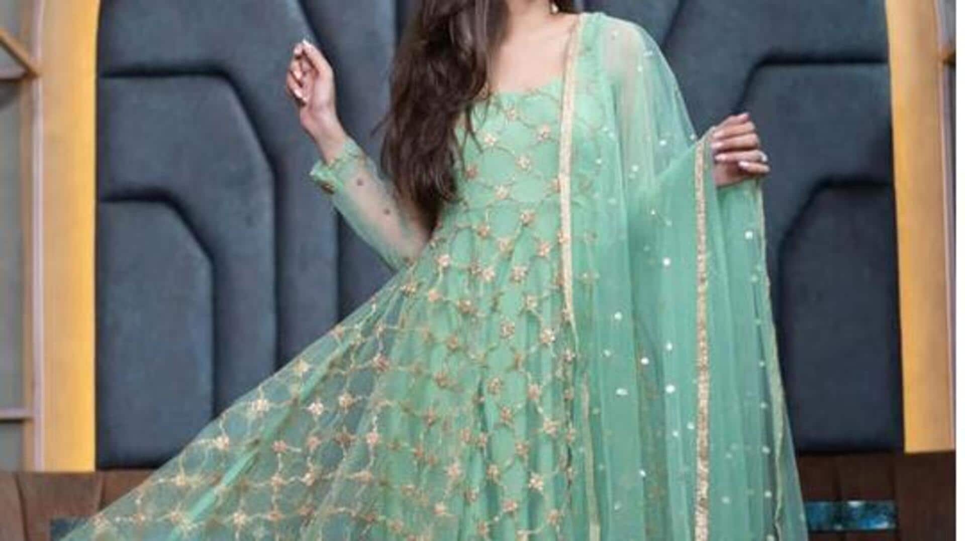 साधारण सलवार-सूट को त्योहार का परिधान बनाने के लिए अपनाएं ये तरीके