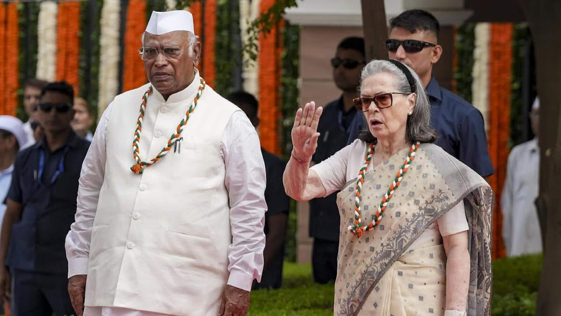 क्या सोनिया गांधी ने स्वतंत्रता दिवस समारोह में 'वंदे मातरम' का गायन रोकने की कोशिश की?