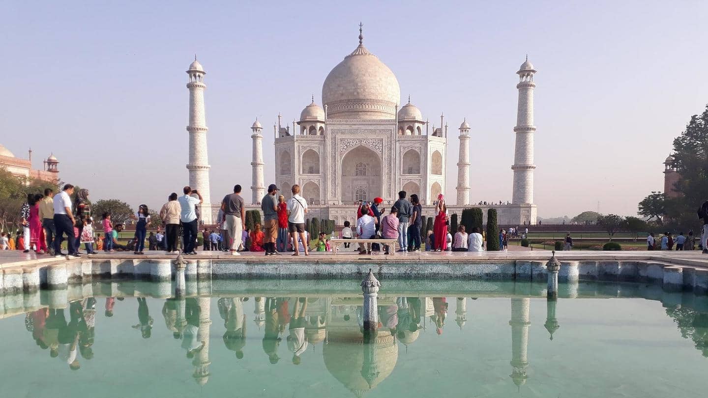 ताजमहल में कोरोना को लेकर अलर्ट, बिना कोविड जांच पर्यटकों को नहीं मिलेगा प्रवेश