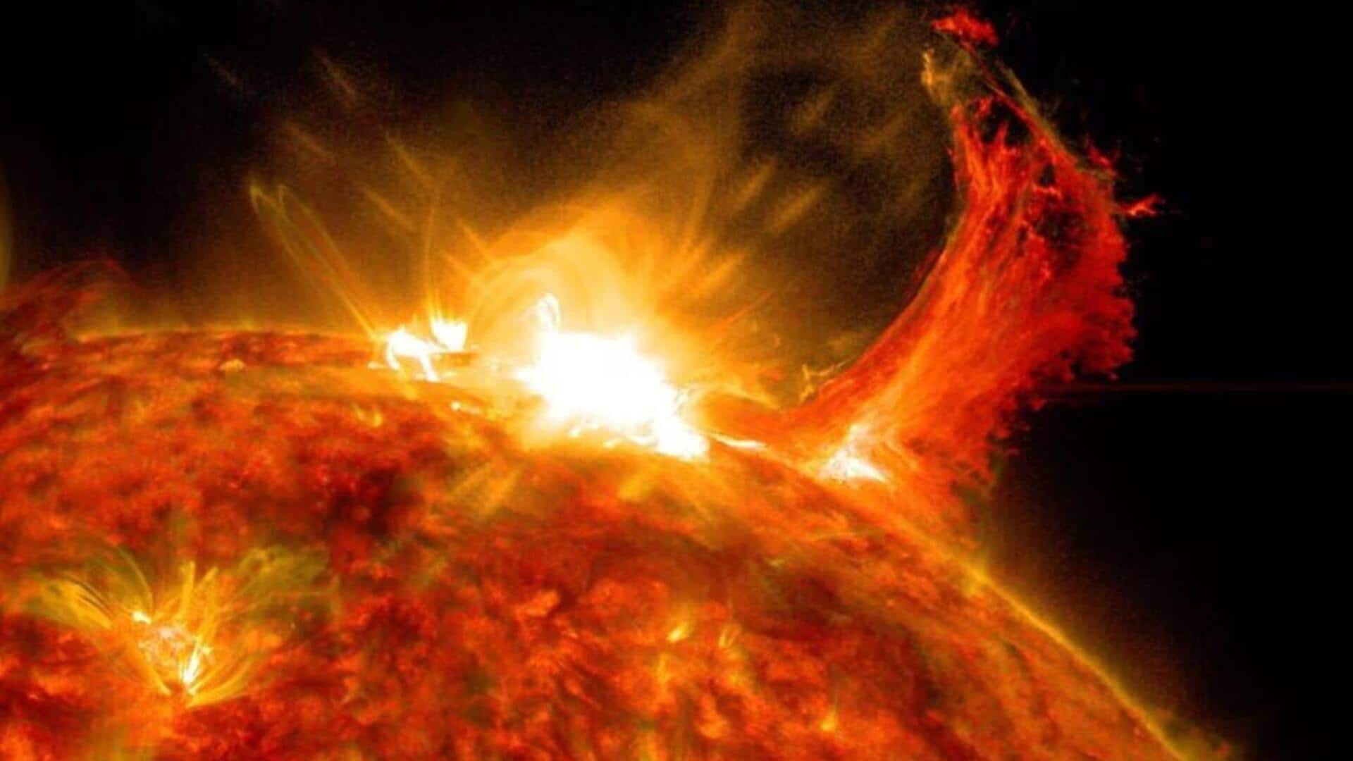 सूर्य पर सक्रिय सनस्पॉट में हुआ विस्फोट, पृथ्वी पर आ सकता है सौर तूफान 