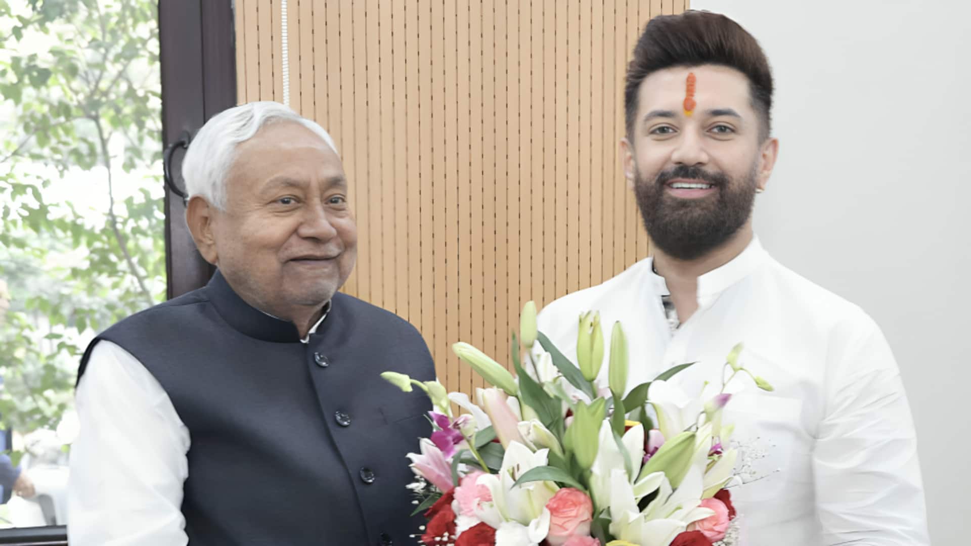 बिहार में सरकार गठन की कवायद तेज: JDU विधायक पटना बुलाए गए, नीतीश से मिले चिराग