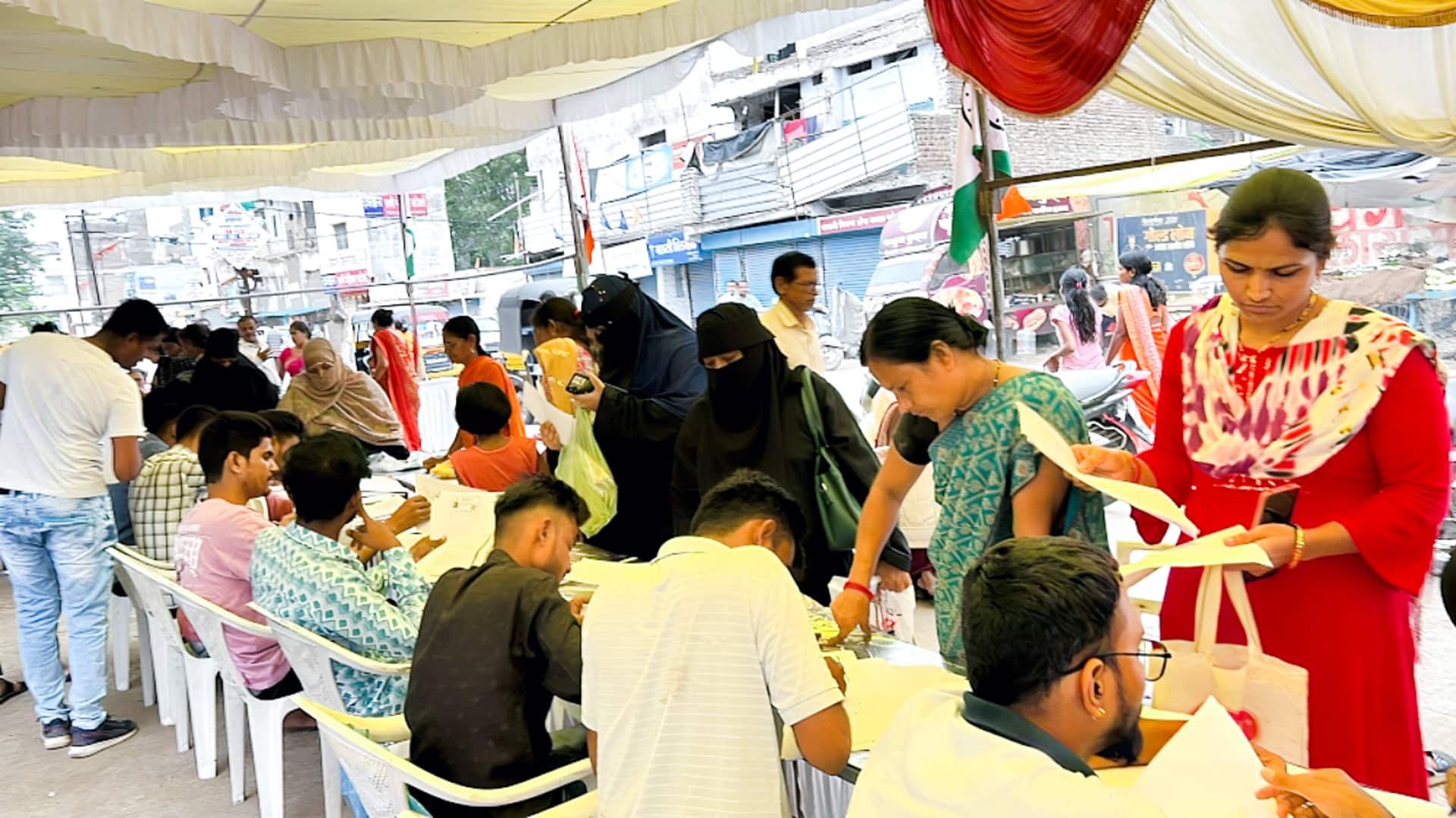 महाराष्ट्र में 'लाडकी बहिन योजना' का पैसा खा गए 12,431 पुरुष, सामने आया घोटाला- रिपोर्ट महाराष्ट्र में 'लाडकी बहिन योजना' का पैसा खा गए 12,431 पुरुष, सामने आया घोटाला- रिपोर्ट