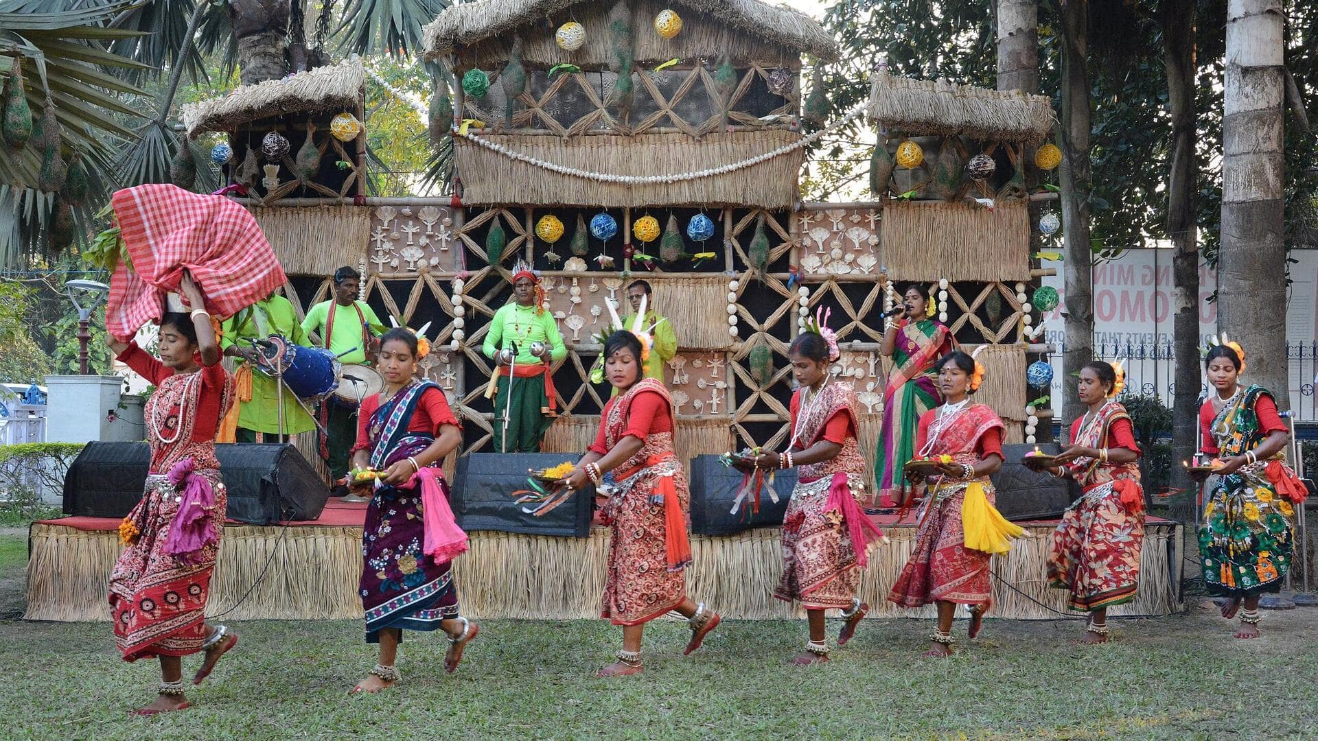 पश्चिम बंगाल के 5 प्रमुख लोक नृत्य, जो त्योहारों और समारोहों में होते हैं प्रदर्शित पश्चिम बंगाल के 5 प्रमुख लोक नृत्य, जो त्योहारों और समारोहों में होते हैं प्रदर्शित