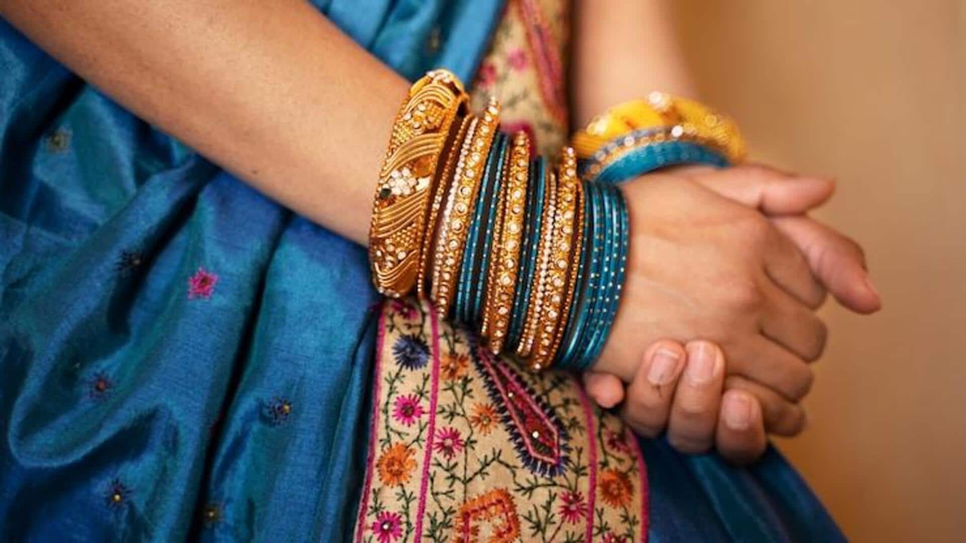 भारतीय संस्कृति में शामिल हैं ये 5 तरह की चूड़ियां, जानिए इनके बारे में भारतीय संस्कृति में शामिल हैं ये 5 तरह की चूड़ियां, जानिए इनके बारे में