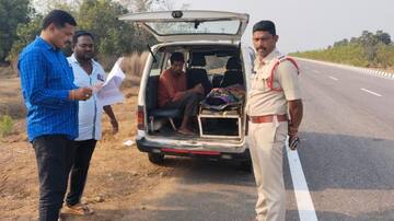 ओडिशा: पत्नी के शव को उठाकर कई किलोमीटर पैदल चला शख्स, पुलिस ने की मदद