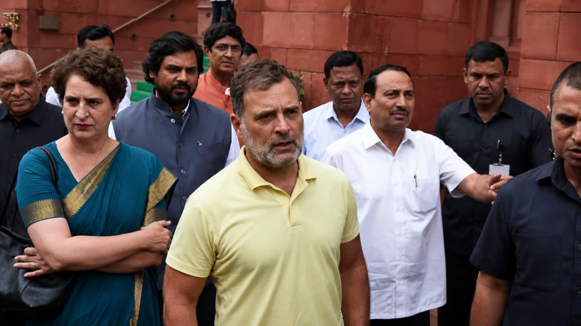राहुल गांधी ने शिक्षा मंत्री प्रल्हाद जोशी को 'बलात्कारियों को संरक्षण देने वाला घिनौना आदमी' कहा