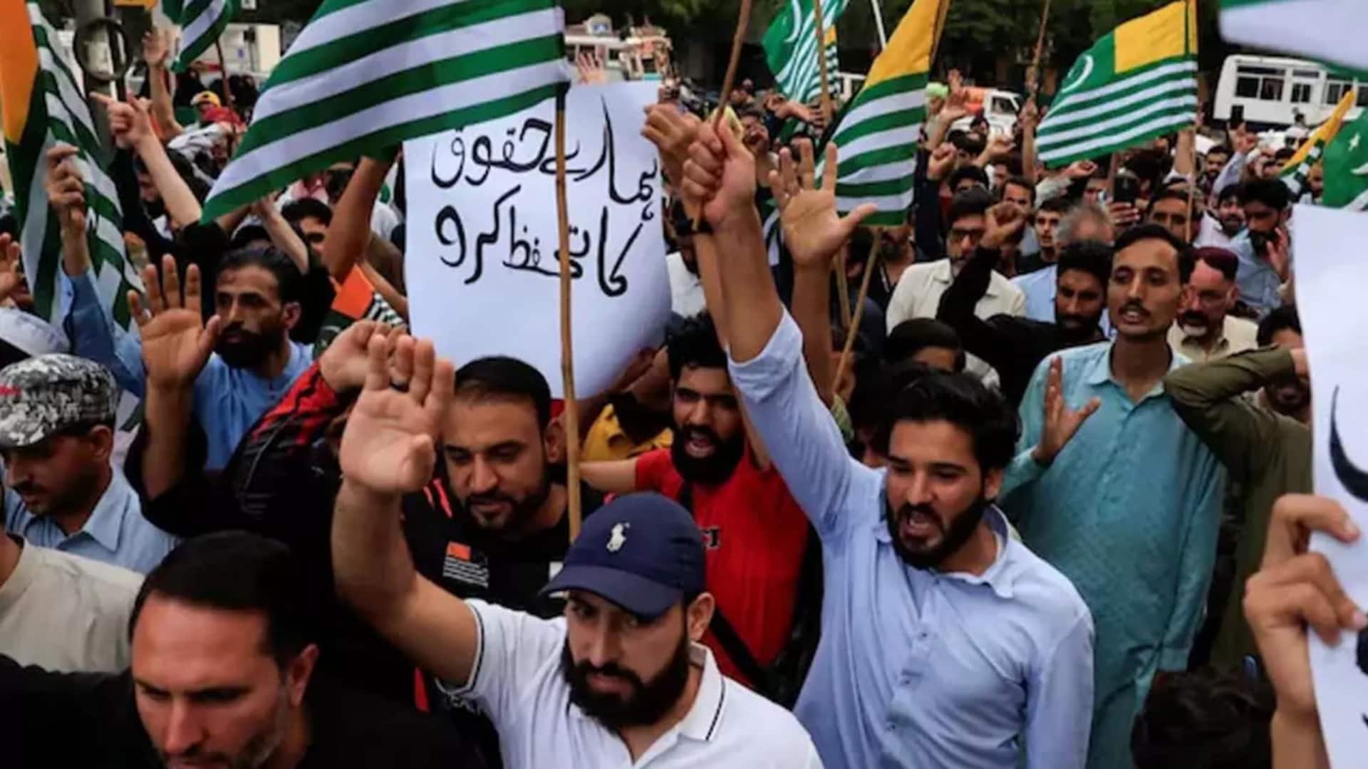 PoK में तनाव बढ़ा, प्रदर्शनकारियों ने पाकिस्तान सरकार को दिया 48 घंटे का अल्टीमेटम