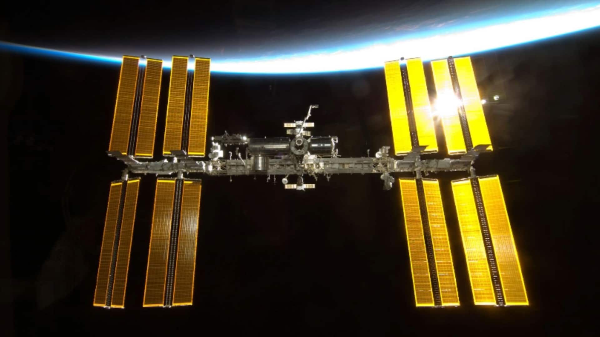 अंतरिक्ष स्टेशन क्या होते हैं, ये किस काम आते हैं और अभी कितने स्टेशन हैं?