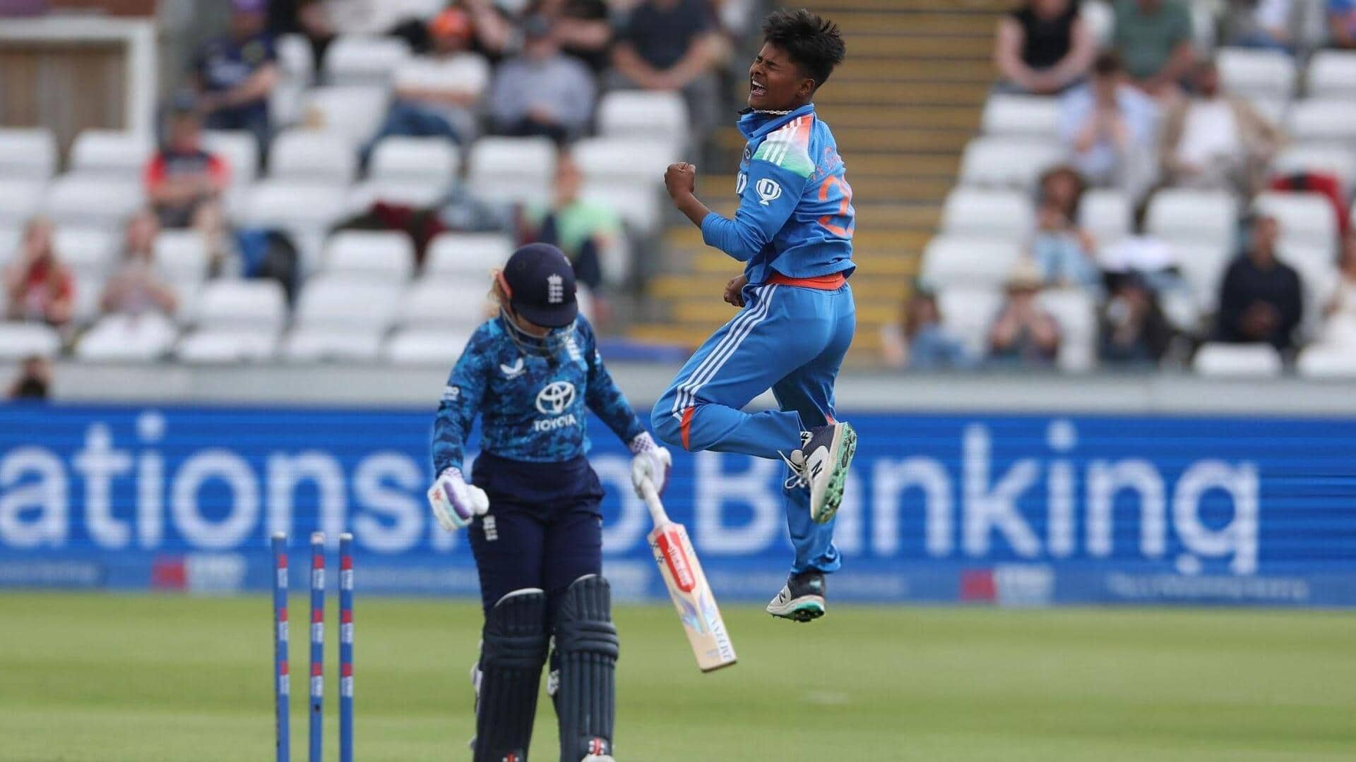 वनडे क्रिकेट इतिहास में इन भारतीय महिला गेंदबााजों ने किया है सर्वश्रेष्ठ गेंदबाजी प्रदर्शन, जानिए आंकड़े वनडे क्रिकेट इतिहास में इन भारतीय महिला गेंदबााजों ने किया है सर्वश्रेष्ठ गेंदबाजी प्रदर्शन, जानिए आंकड़े