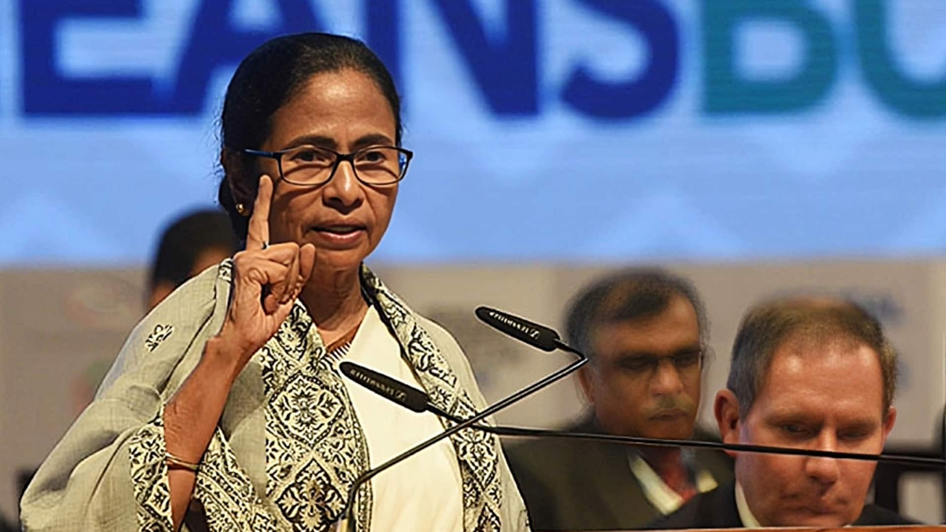 TMC में बगावत, 20 सांसदों ने NDA में जाने के लिए लोकसभा स्पीकर को पत्र लिखा