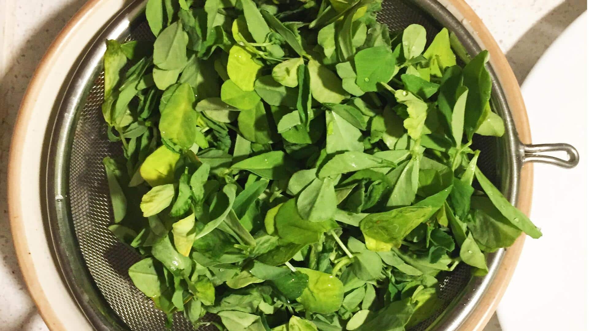 पौष्टिक सब्जी है मेथी, लेकिन इन 5 लोगों के लिए इसे खाना हो सकता है नुकसानदायक