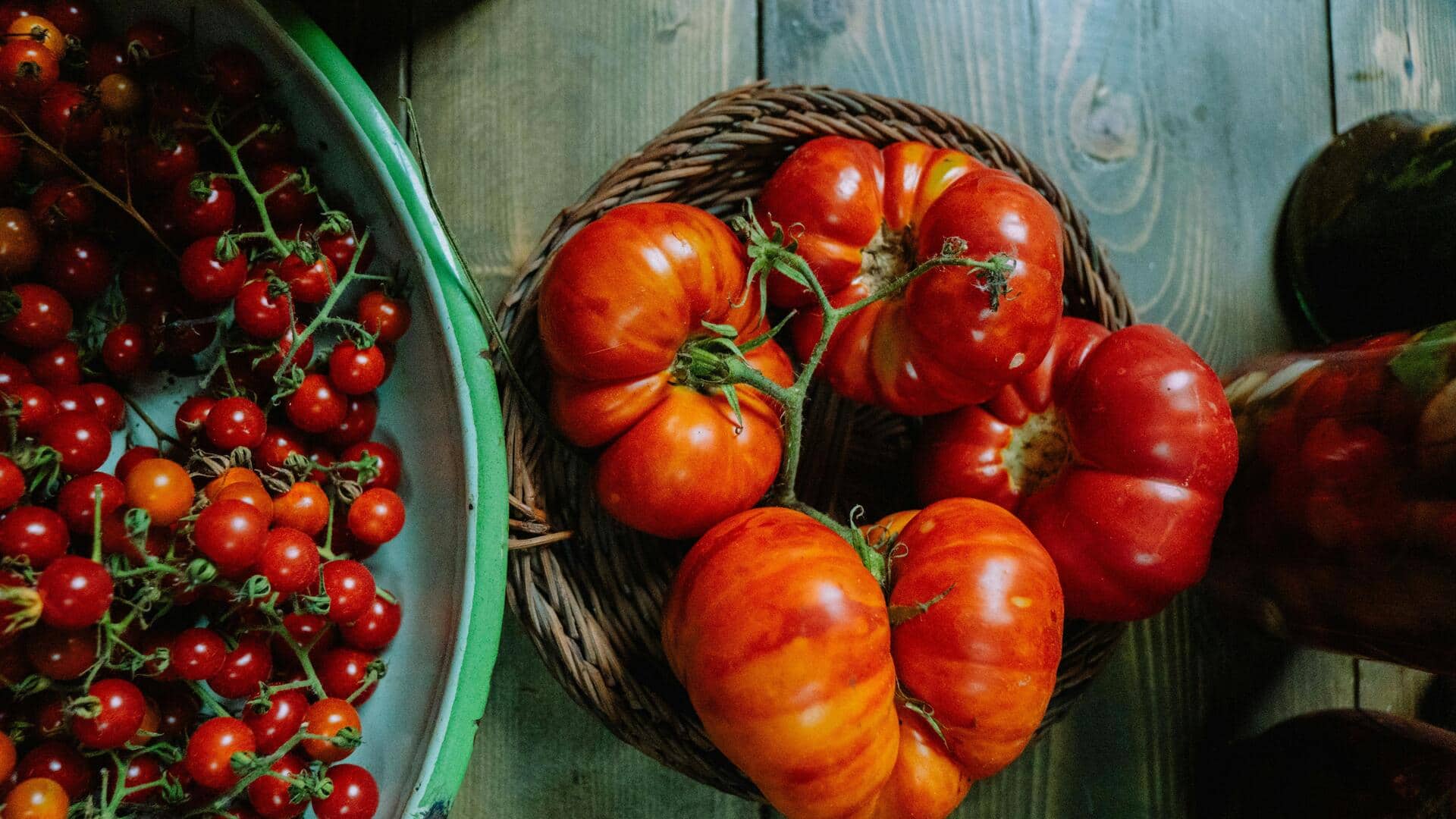 हिरलूम टमाटर के साथ बनाए जा सकते हैं ये 5 सलाद, आसान हैं रेसिपी