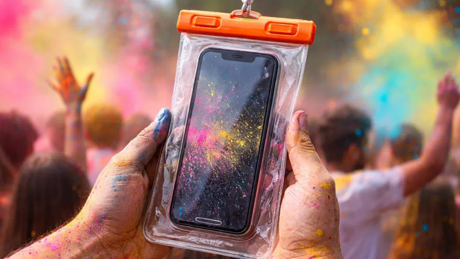 होली खेलते समय फोन को खतरा, पानी और रंग से कैसे रखें सुरक्षित?