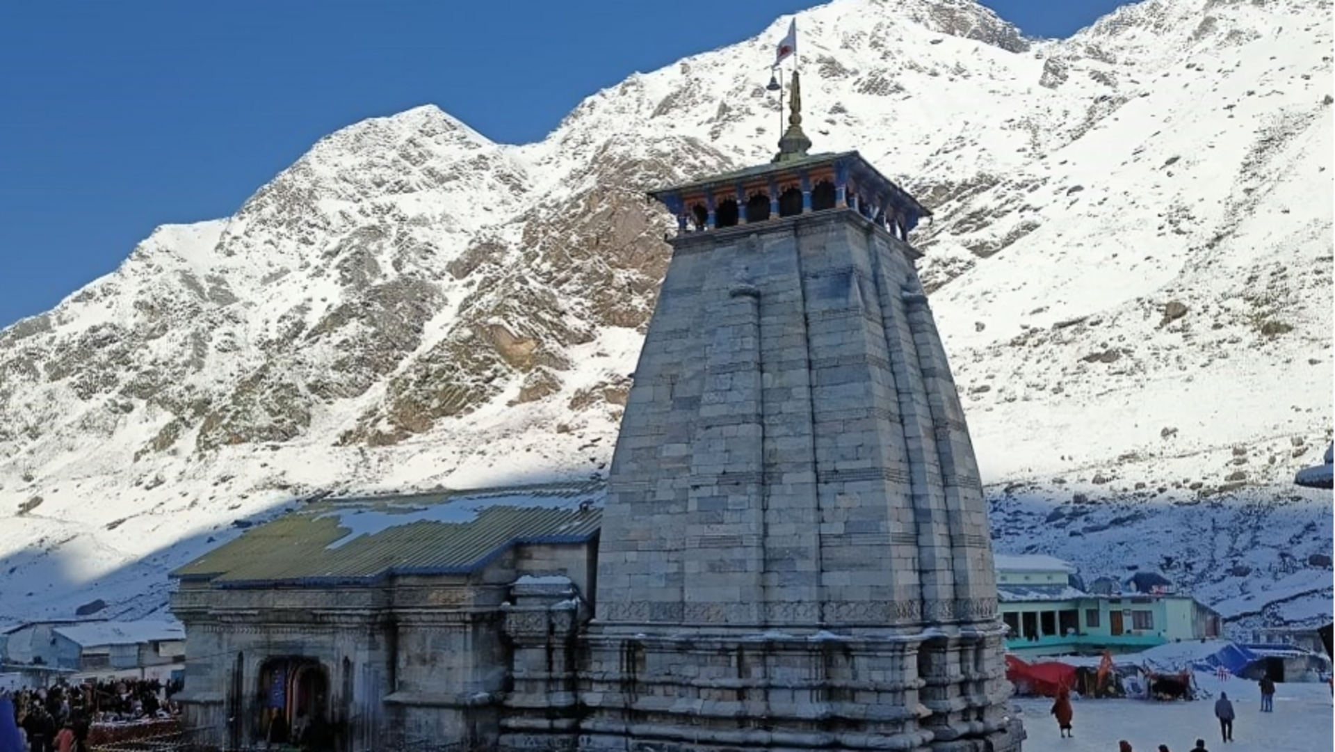 उत्तराखंड: केदारनाथ में भूस्खलन के दौरान तीर्थयात्री खाई में गिरे, 2 की मौत उत्तराखंड: केदारनाथ में भूस्खलन के दौरान तीर्थयात्री खाई में गिरे, 2 की मौत