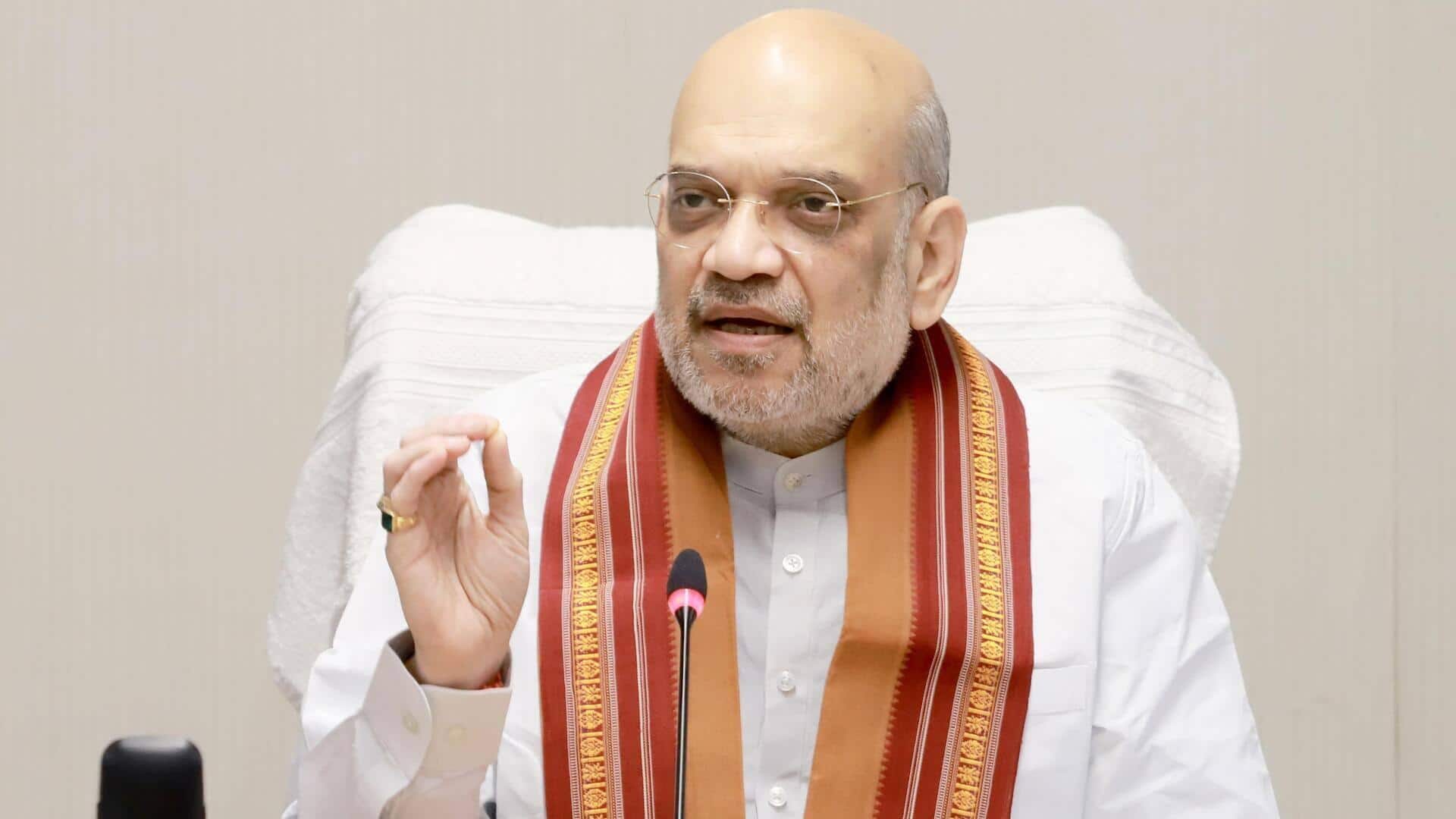 अमित शाह बोले- विदेशी भाषाओं का विरोध नहीं, पहले कहा था- अंग्रेजी बोलने में शर्म आएगी अमित शाह बोले- विदेशी भाषाओं का विरोध नहीं, पहले कहा था- अंग्रेजी बोलने में शर्म आएगी