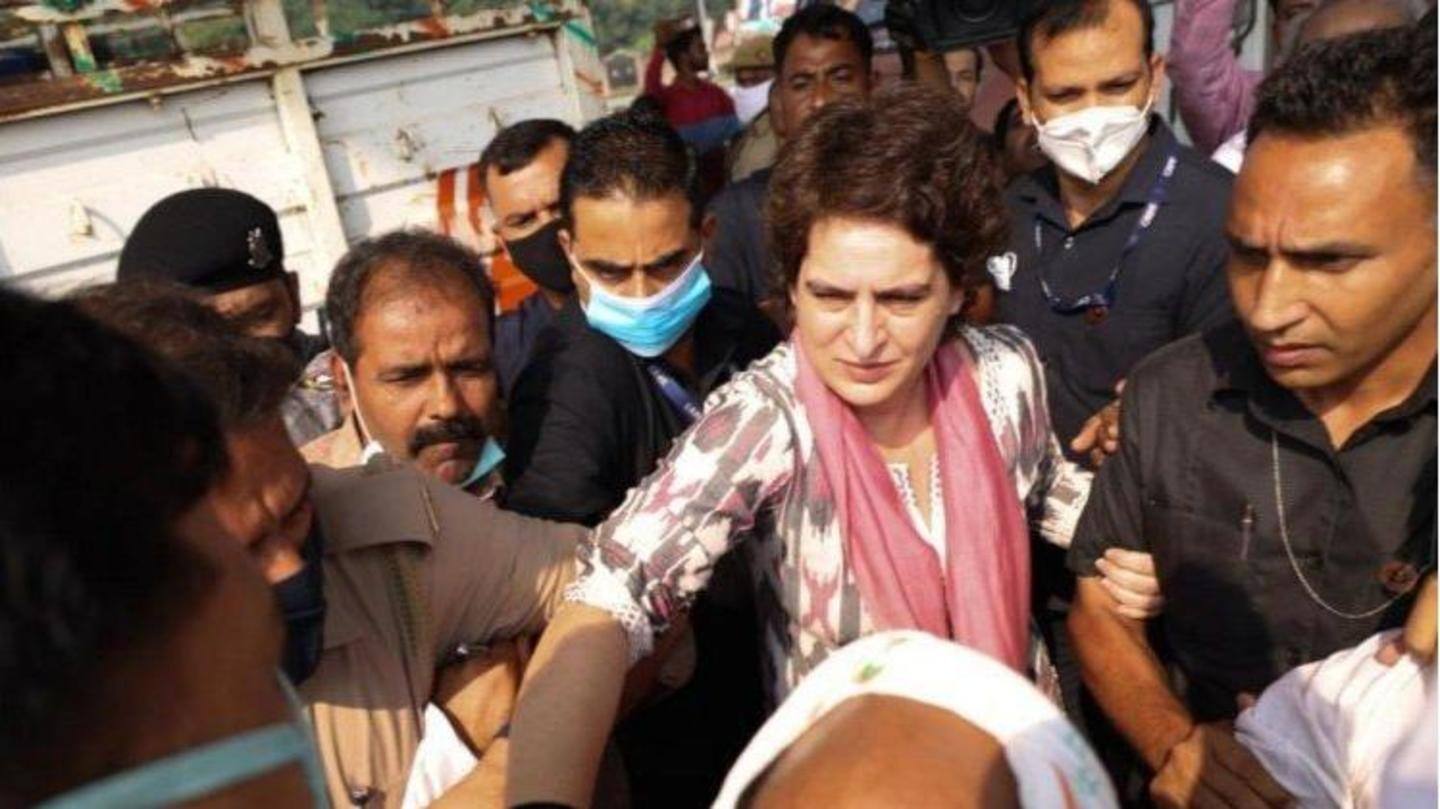 पुलिस ने प्रियंका गांधी को हिरासत में लिया पुलिस ने प्रियंका गांधी को हिरासत में लिया
