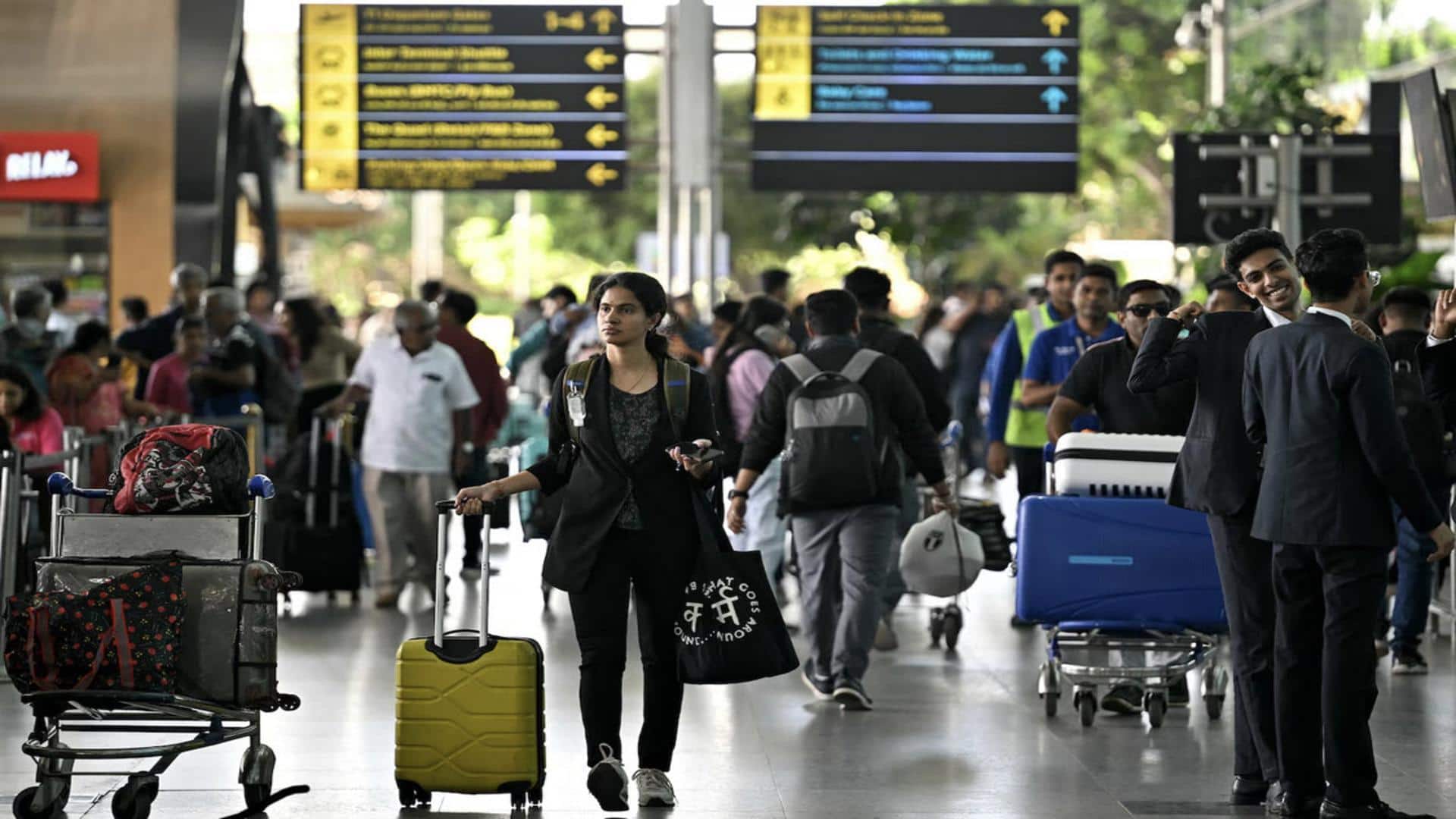 भारत में फंसे सैकड़ों H-1B वीजा धारक, जानिए इसके पीछे क्या है कारण