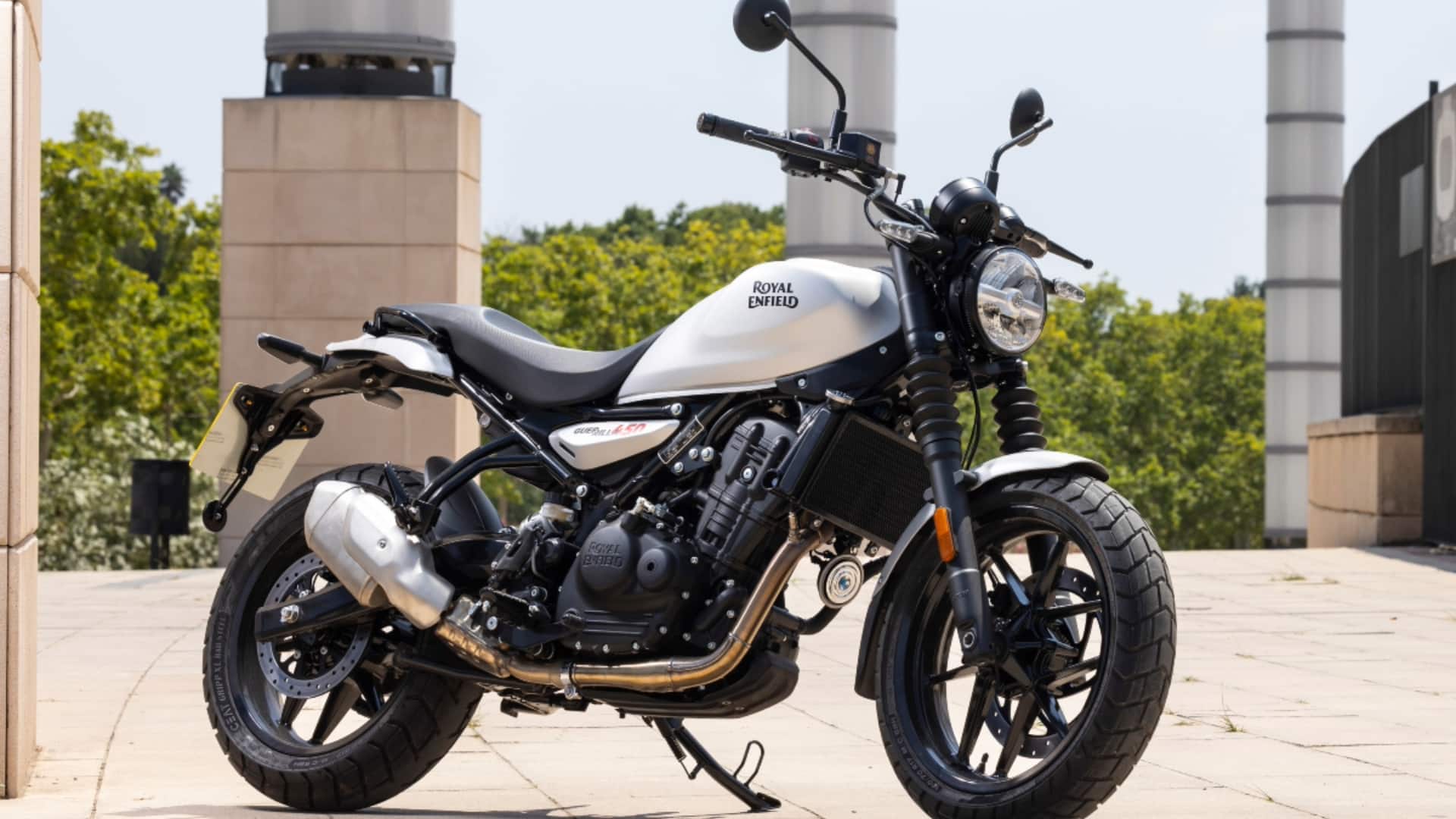 2026 रॉयल एनफील्ड गुरिल्ला 450 के 3 रंग बंद, अब 4 विकल्पों में मिलेगी