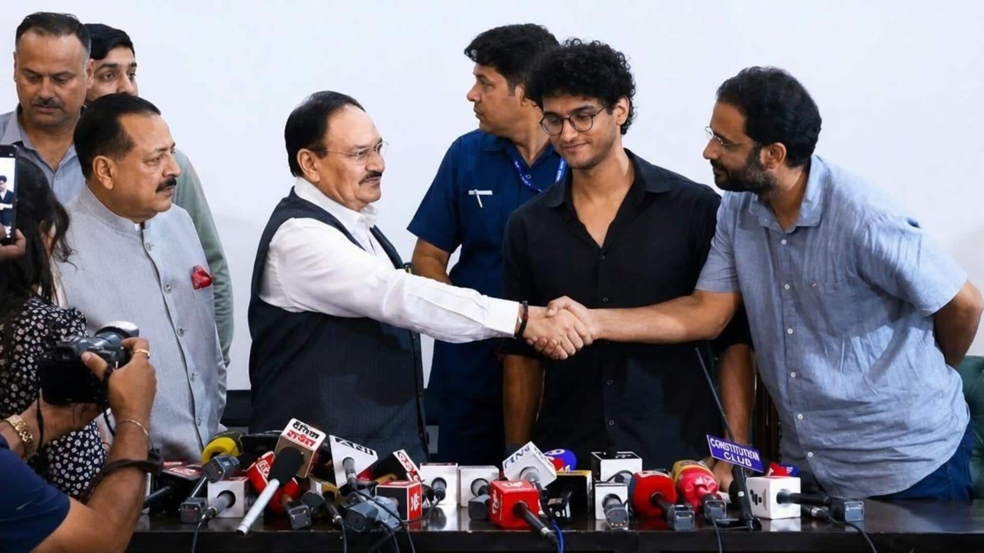 कॉकरोच जनता पार्टी ने छात्रों की गिरफ्तारी पर नाराजगी जताई, फिर आंदोलन की चेतावनी दी