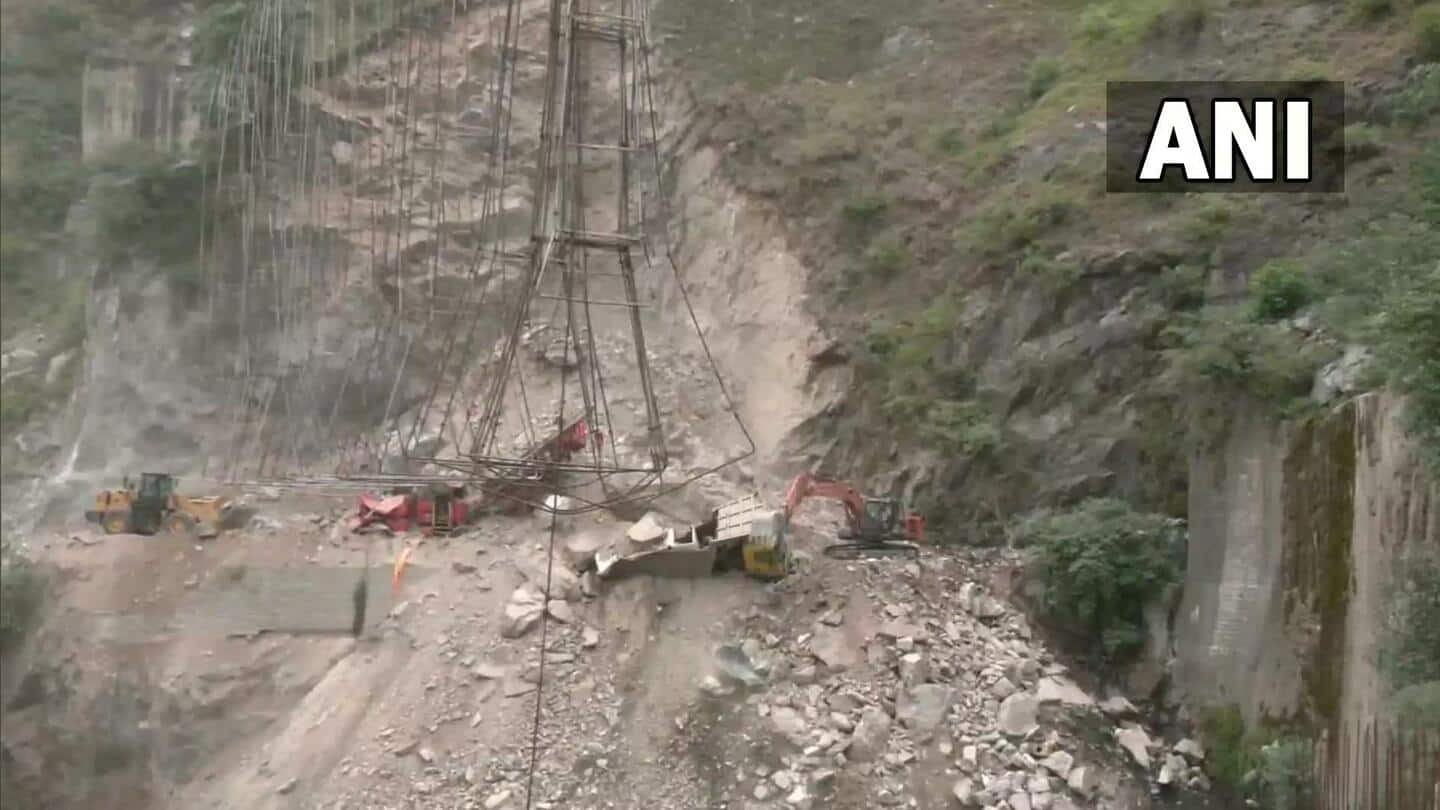 जम्मू-श्रीनगर हाइवे पर निर्माणाधीन सुरंग का हिस्सा गिरने से चार घायल, 10 मजदूर लापता