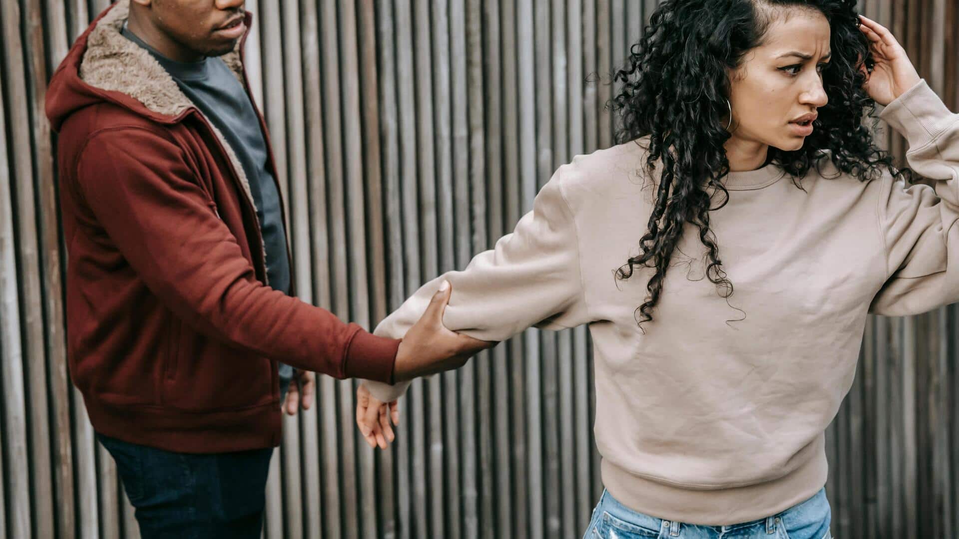 कहीं आपको कोई मानसिक रूप से प्रभावित तो नहीं कर रहा? इन तरीकों से लगाएं पता