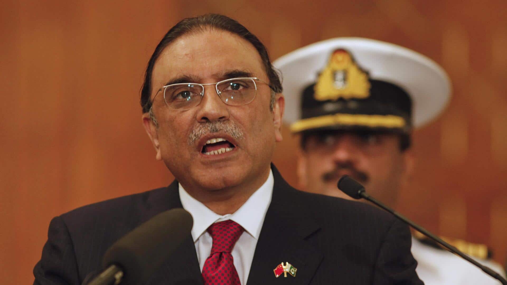 पाकिस्तानी राष्ट्रपति जरदारी बोले- भारत दूसरे युद्ध की कर रहा तैयारी, बातचीत से हो समाधान