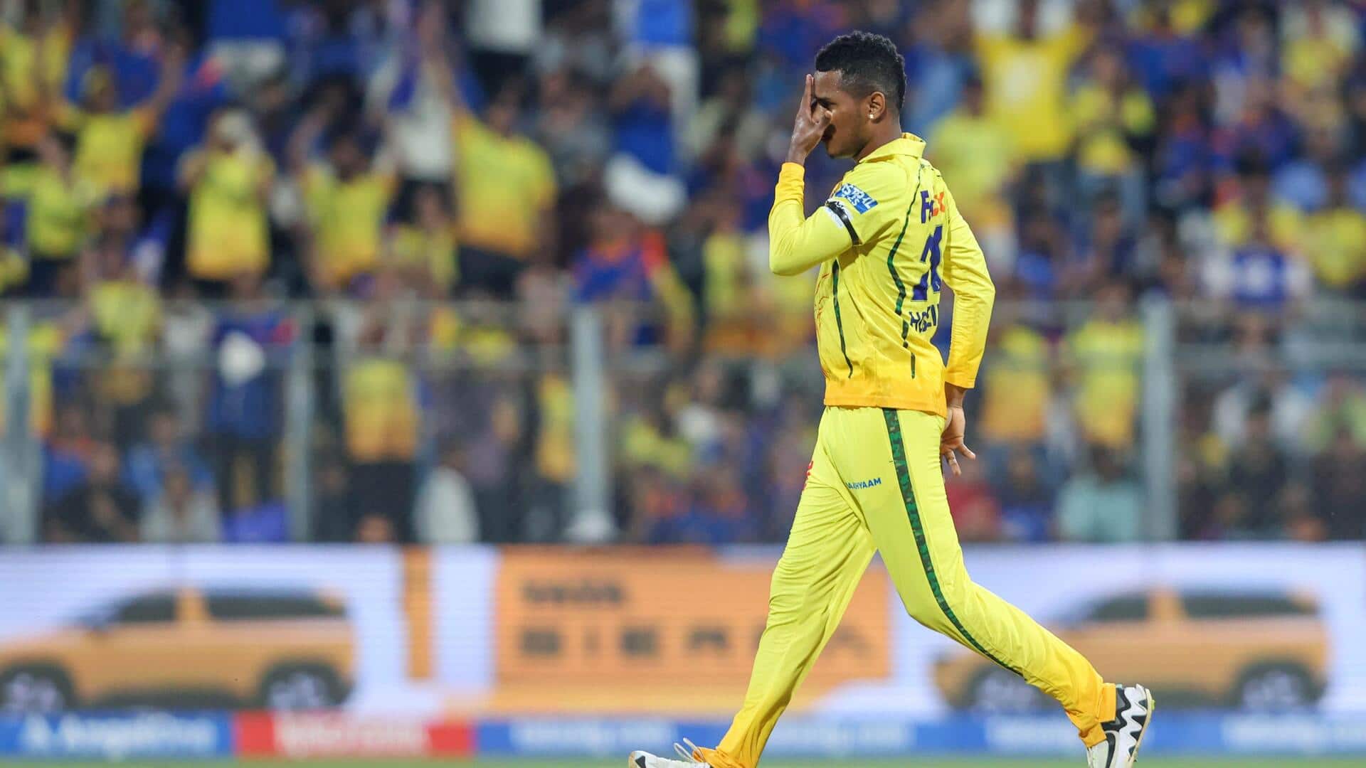 IPL 2026: अकील हुसैन ने MI के खिलाफ लिए 4 विकेट, जानिए उनके आंकड़े