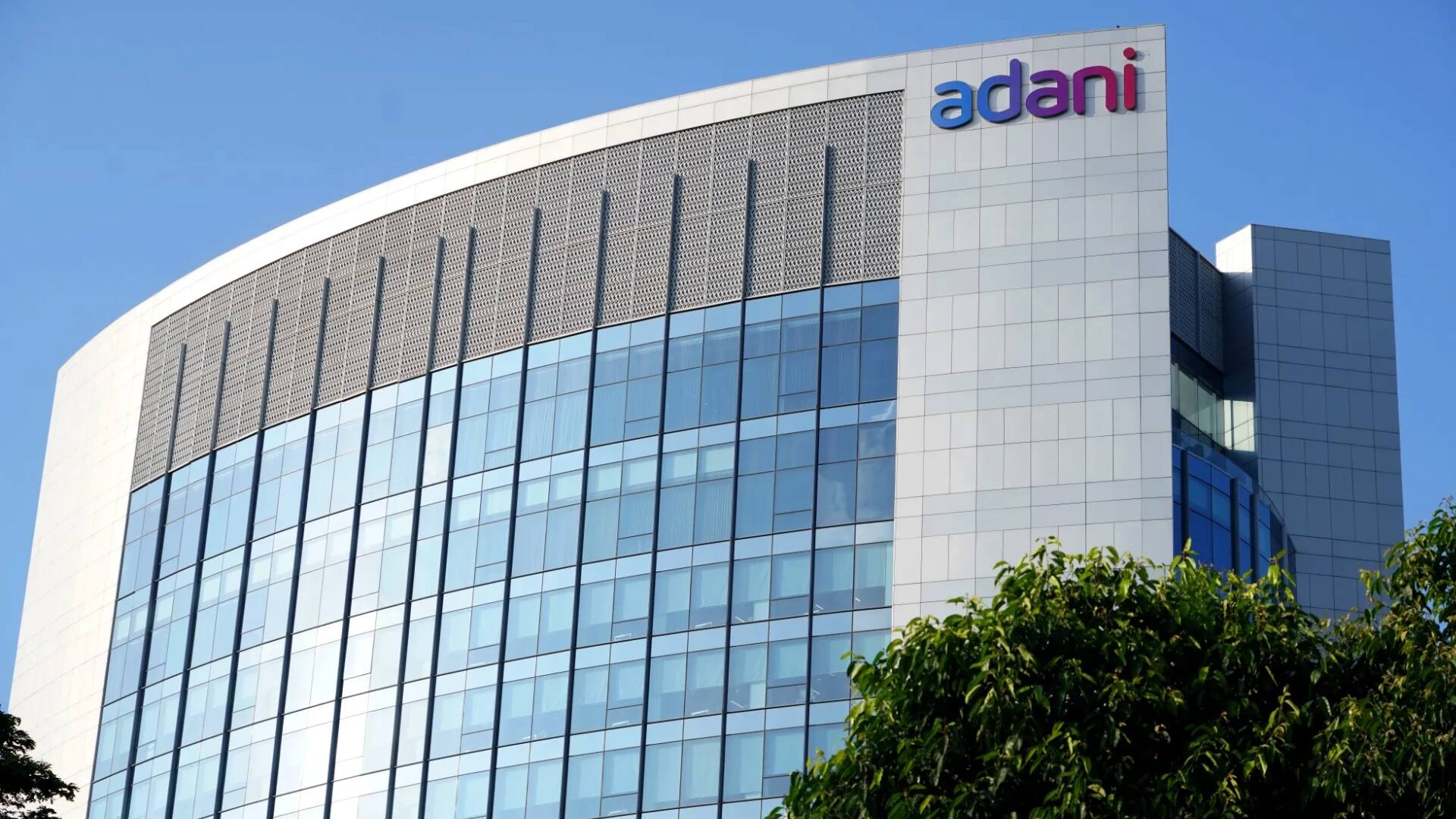 अडाणी समूह देशभर में बनाएगा 60 होटल, जानिए क्या है योजना 