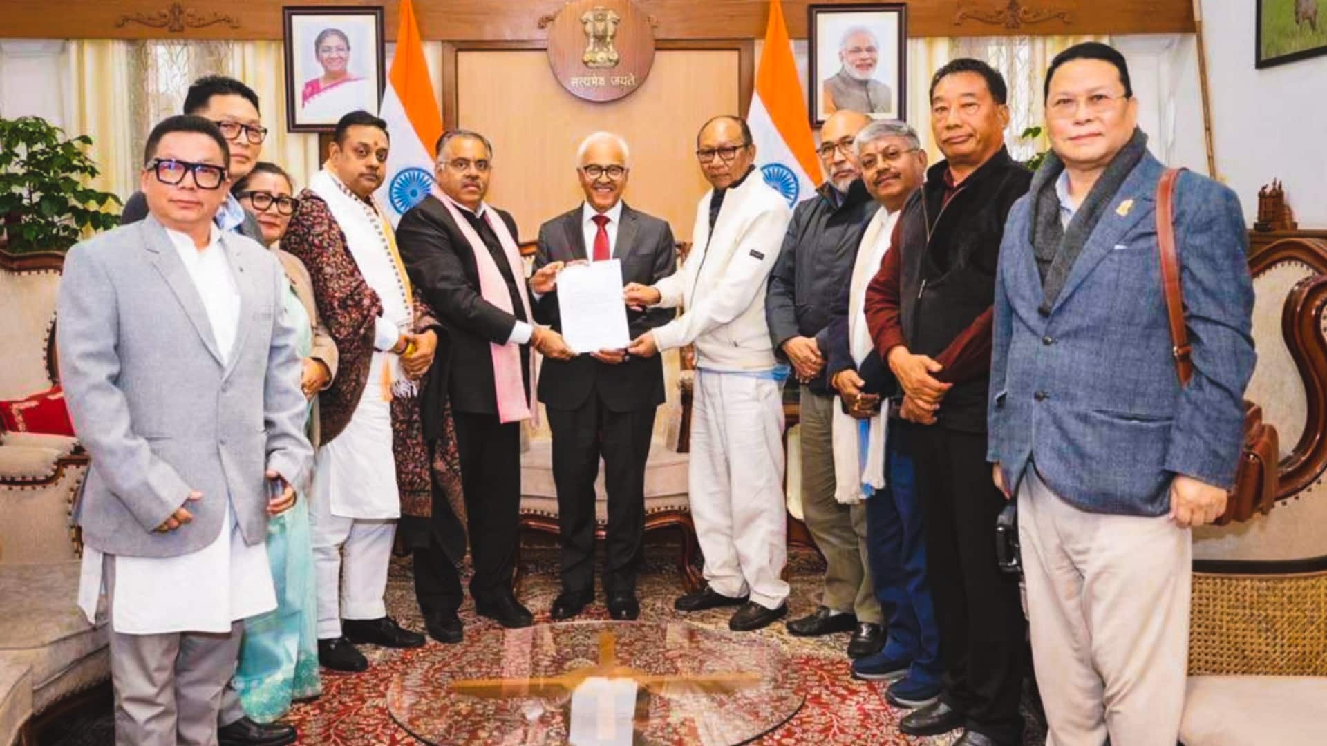 मणिपुर से हटाया गया राष्ट्रपति शासन, वाई खेमचंद ने पेश किया सरकार बनाने का दावा