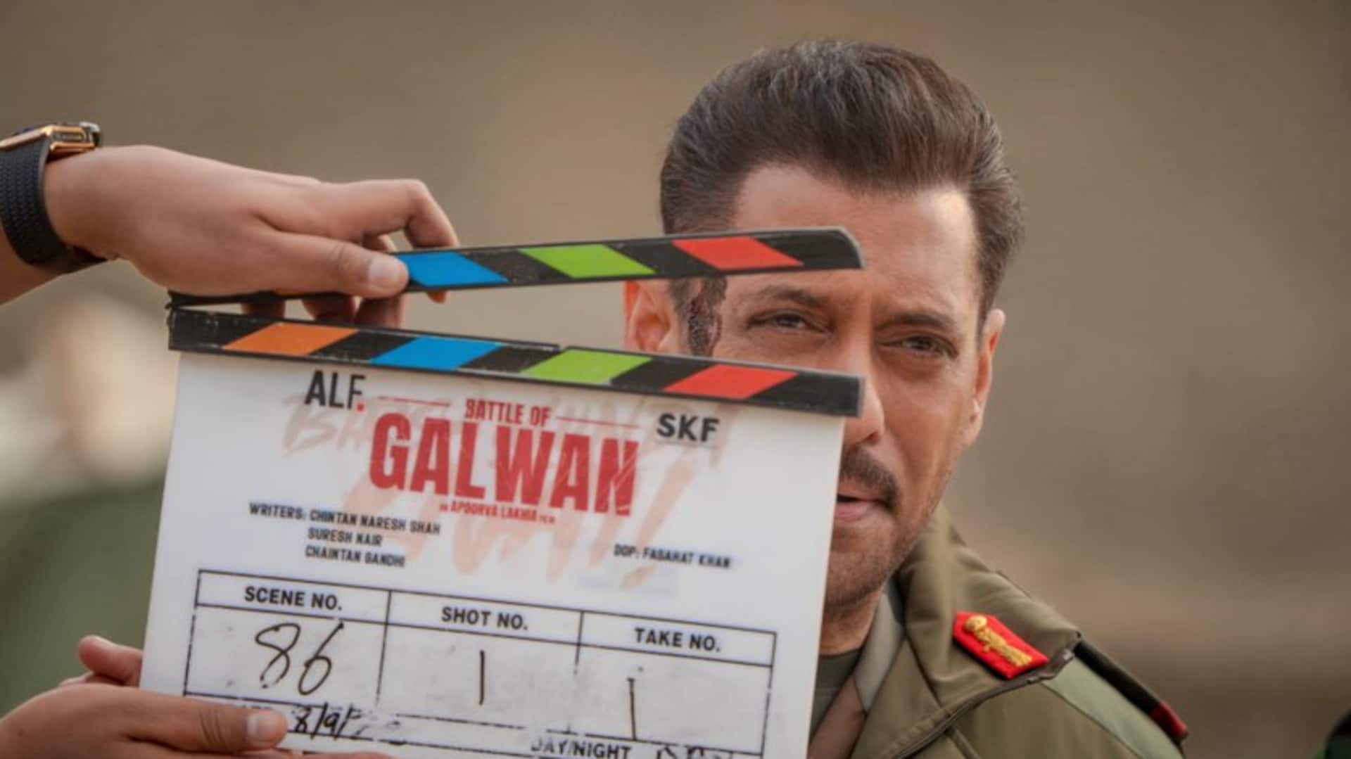 'बैटल ऑफ गलवान' में फौजी बने सलमान खान ने दिखाई अपनी पहली झलक, तस्वीर वायरल 'बैटल ऑफ गलवान' में फौजी बने सलमान खान ने दिखाई अपनी पहली झलक, तस्वीर वायरल