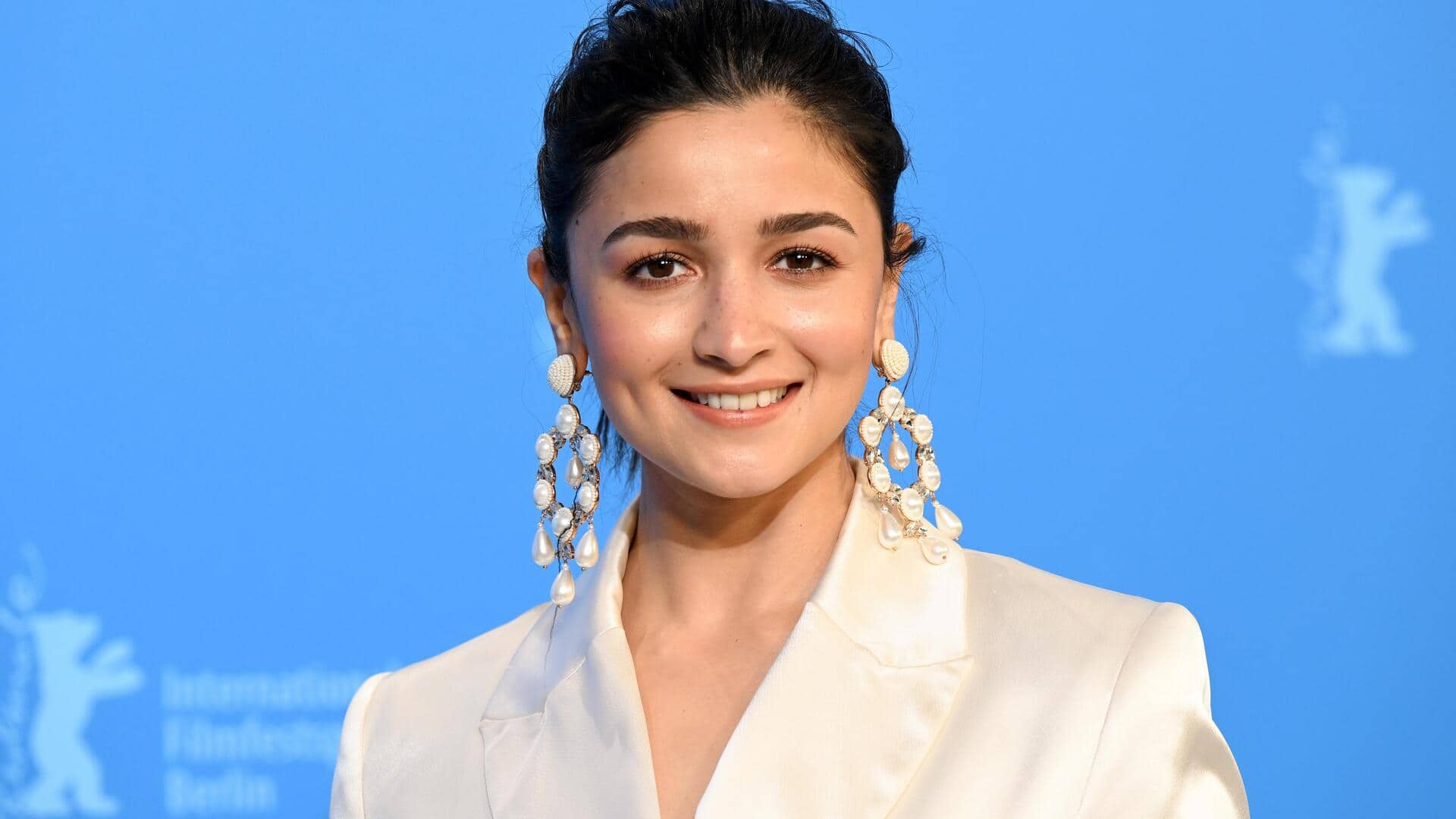 आलिया भट्‌ट ने 'धुरंधर' को बताया 'आज के भारत की आवाज', बोलीं- इसने रौनक ला दी