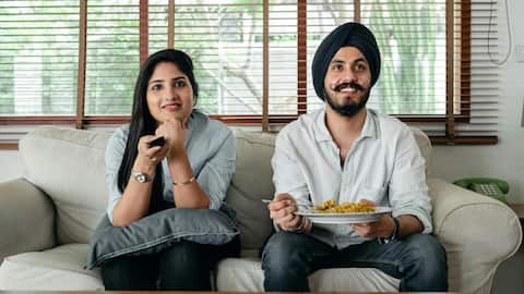 दूसरों को खाते देखकर भूख न होने पर भी बढ़ती है खाने की इच्छा- अध्ययन