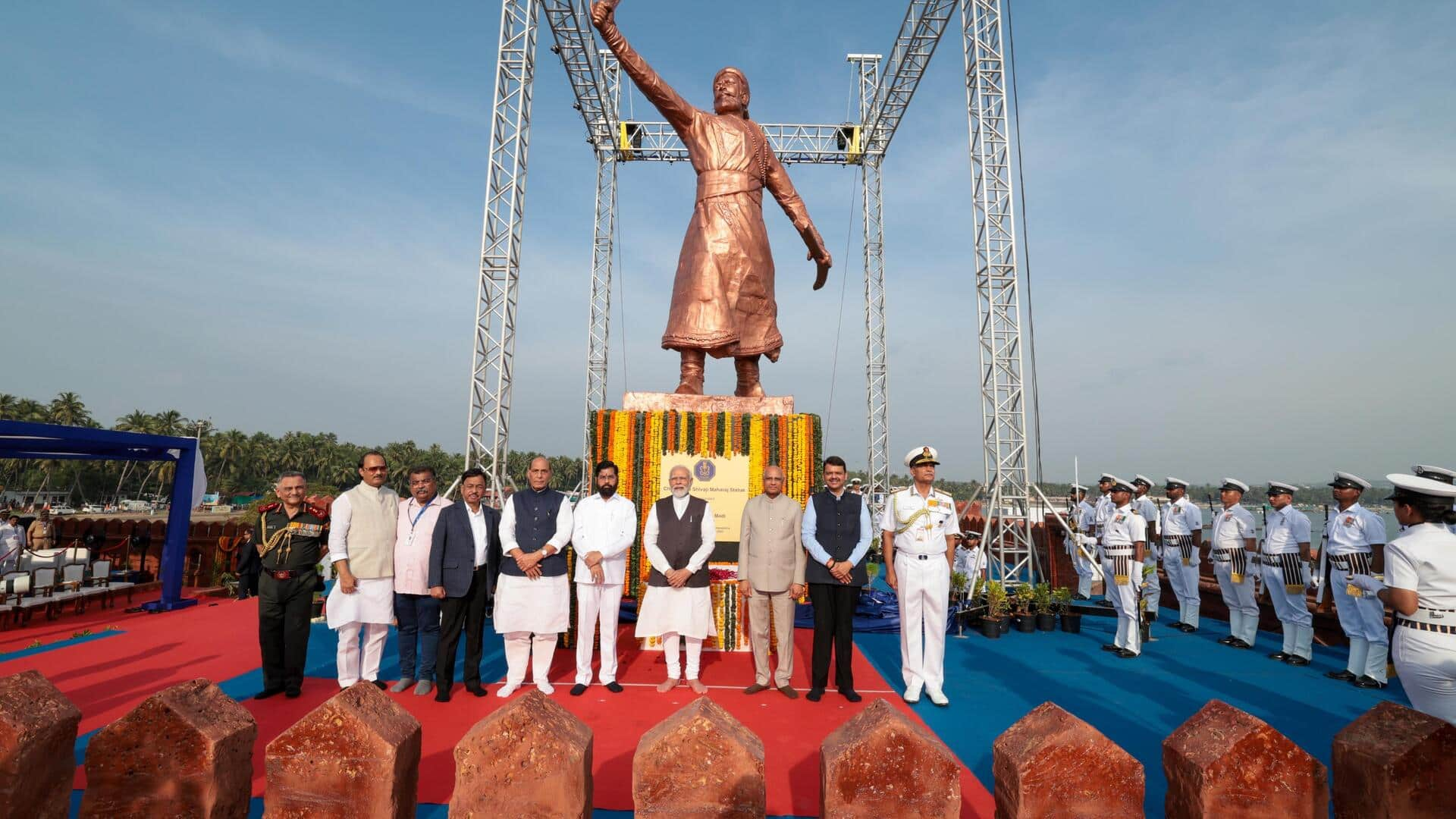 महाराष्ट्र: छत्रपति शिवाजी महाराज की प्रतिमा ढही, पिछले साल प्रधानमंत्री मोदी ने किया था अनावरण 