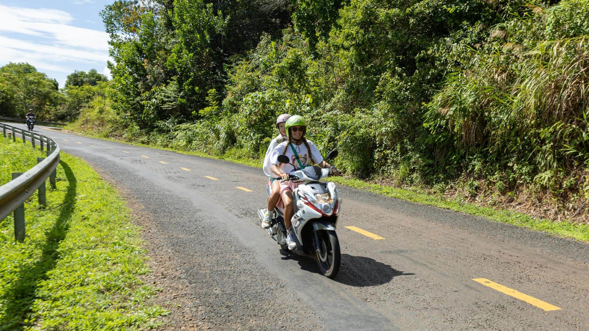 यात्रा के दौरान थकान को दूर करने के लिए अपनाएं ये 5 तरीके, मिलेगा आनंद