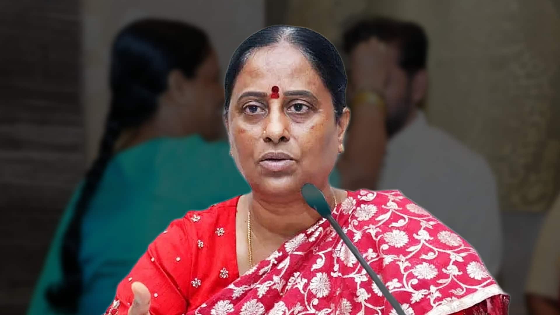 मुख्यमंत्री रेवंत रेड्डी ने सोने की राखी बांधने वाली कैबिनेट मंत्री सुरेखा को क्यों किया बर्खास्त? 