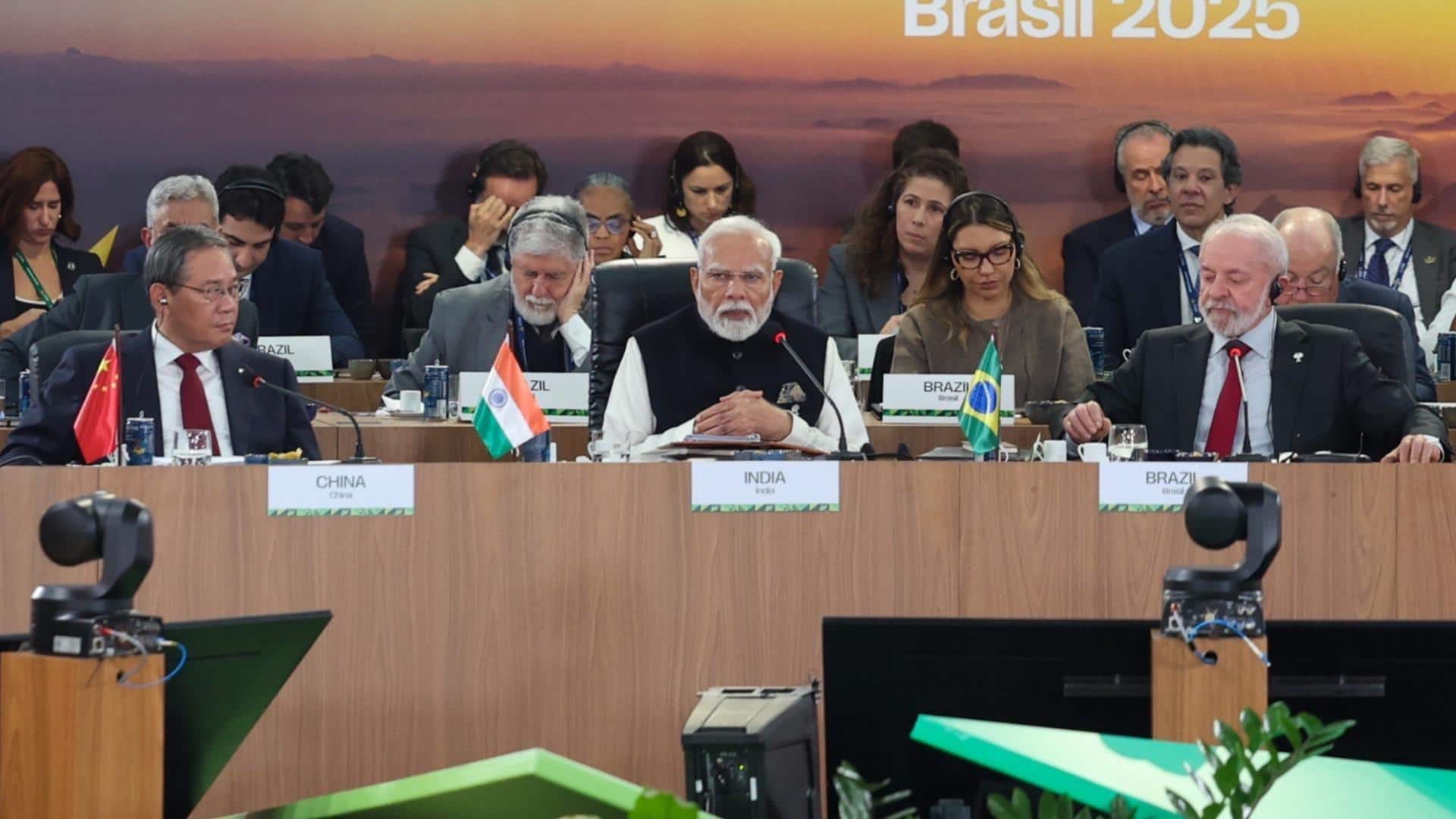 BRICS में पहलगाम हमले की निंदा की, नरेंद्र मोदी बोले- पीड़ित और आतंकवाद समर्थक समान नहीं BRICS में पहलगाम हमले की निंदा की, नरेंद्र मोदी बोले- पीड़ित और आतंकवाद समर्थक समान नहीं