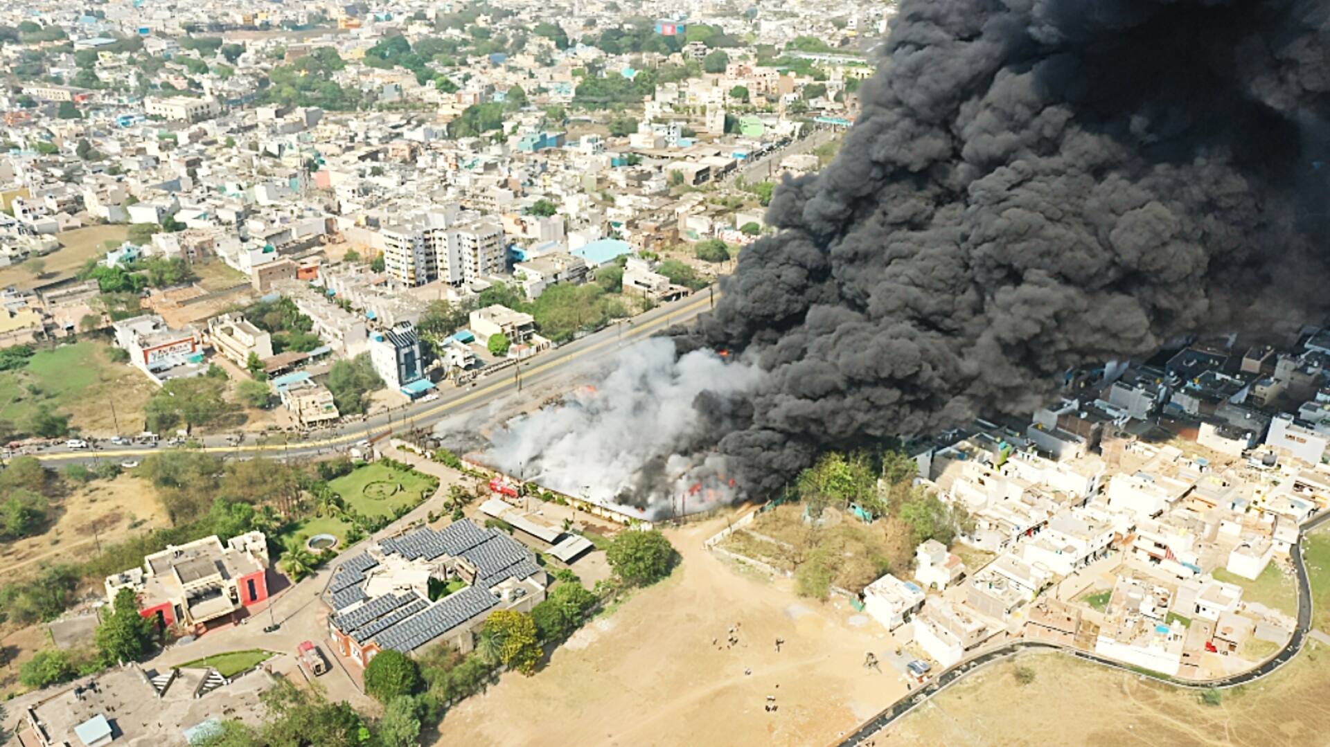 छत्तीसगढ़: रायपुर में बिजली विभाग के दफ्तर में लगी भीषण आग, 1,500 ट्रांसफॉर्मर फूंके