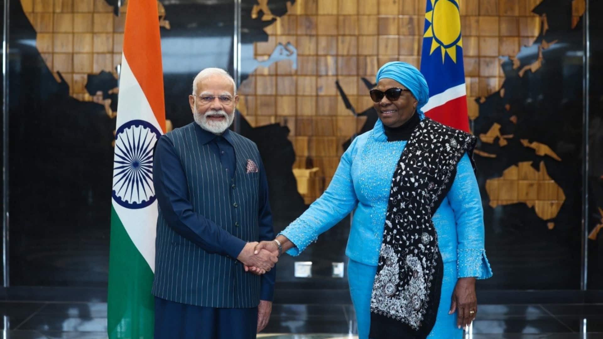 प्रधानमंत्री मोदी को मिला नामीबिया का सर्वोच्च सम्मान, दोनों देशों में हुए कई समझौते प्रधानमंत्री मोदी को मिला नामीबिया का सर्वोच्च सम्मान, दोनों देशों में हुए कई समझौते